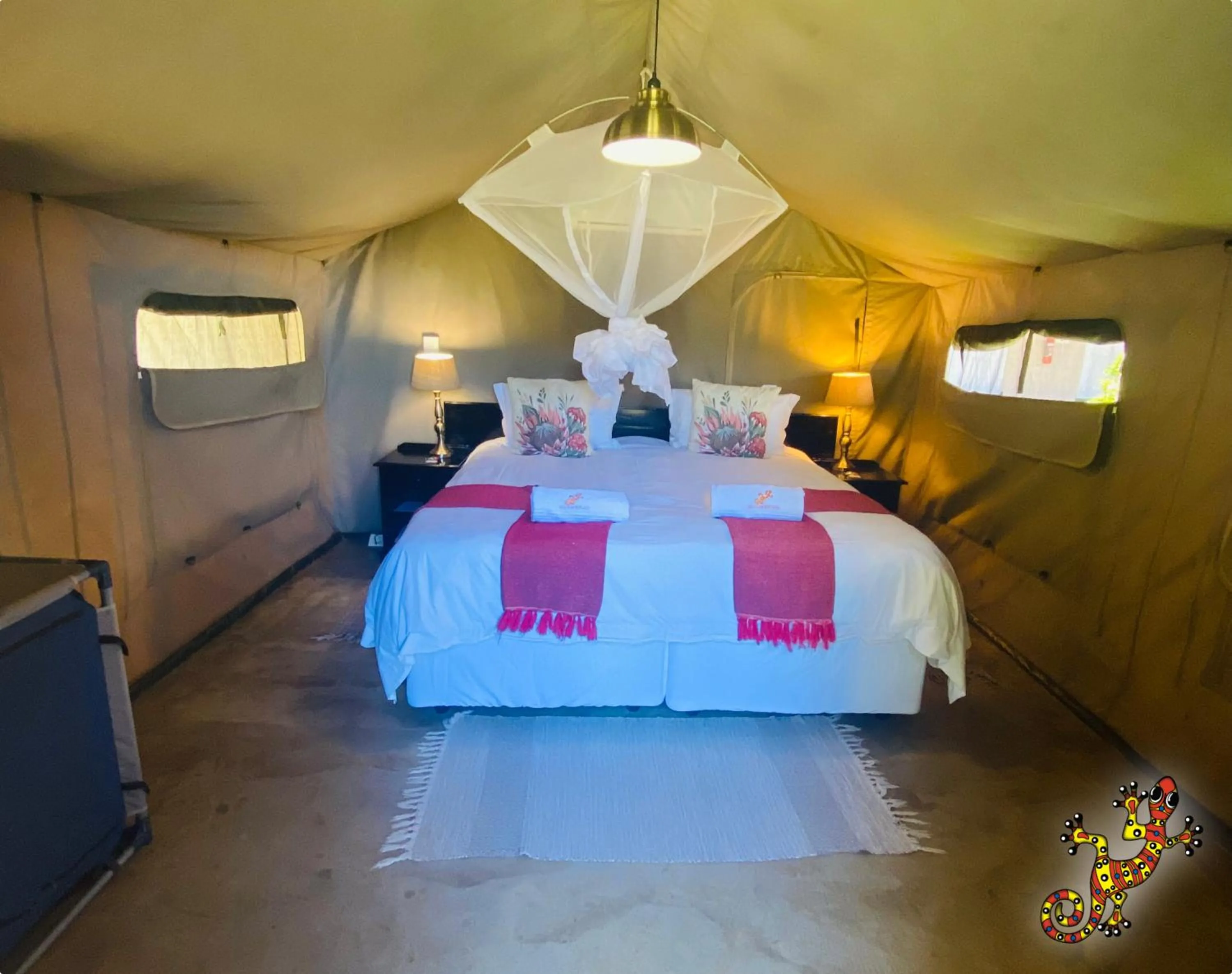 Bed in Sabie River Bush Lodge