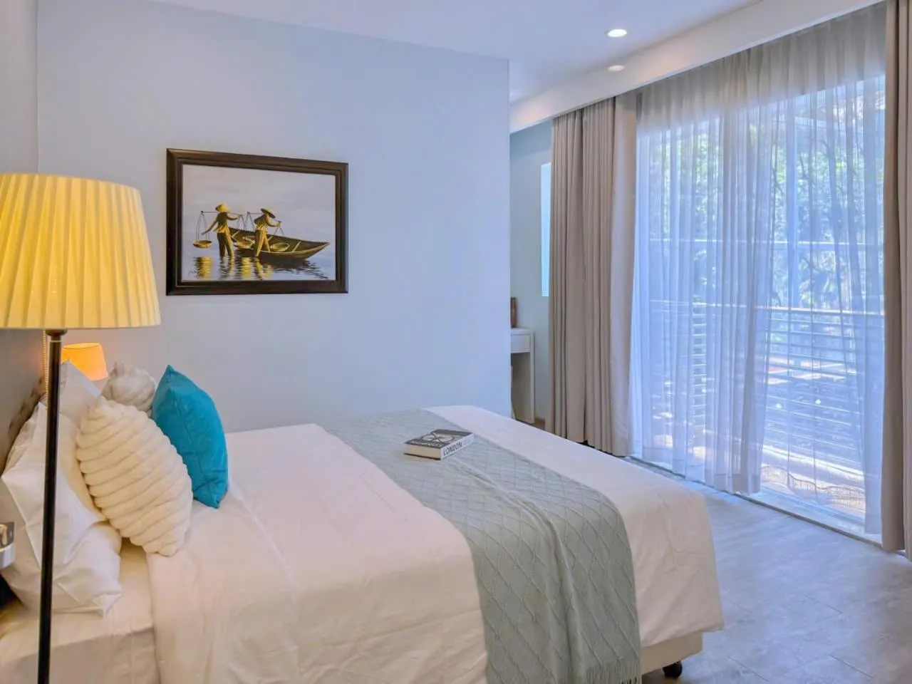 Bed in The Wind Mountainside Hotel