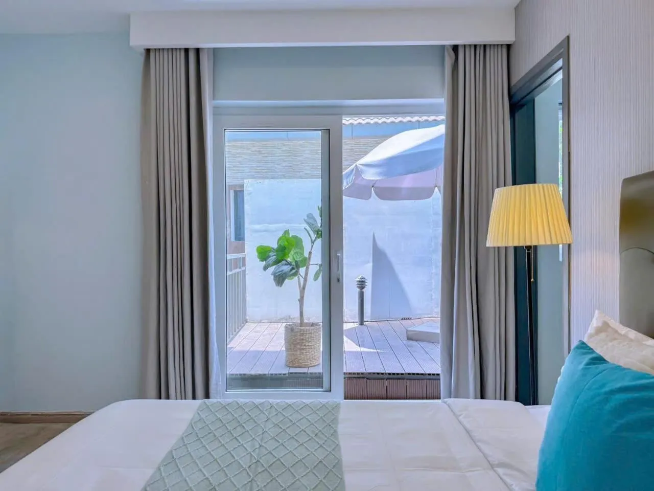 Bed in The Wind Mountainside Hotel