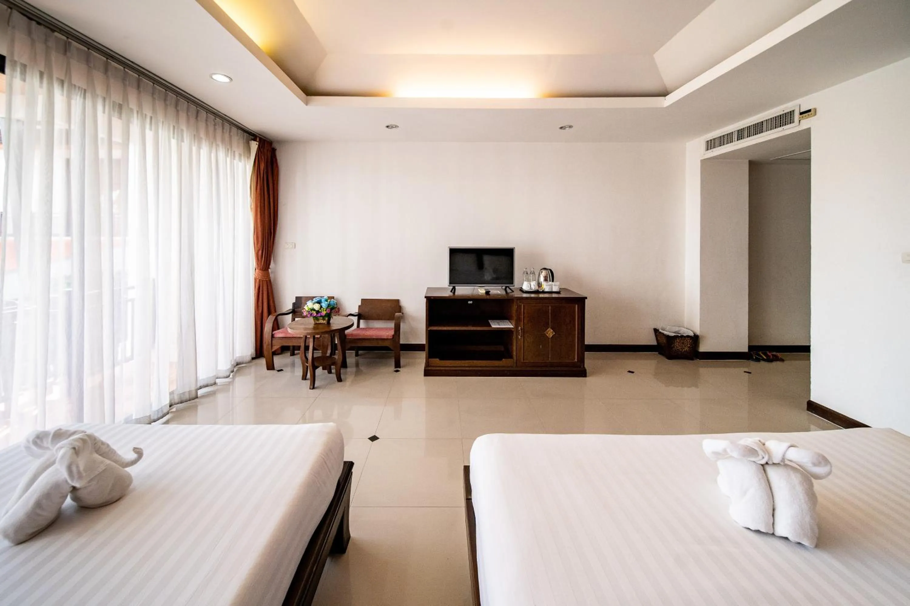 TV and multimedia, Bed in Kasalong Resort and Spa Pattaya