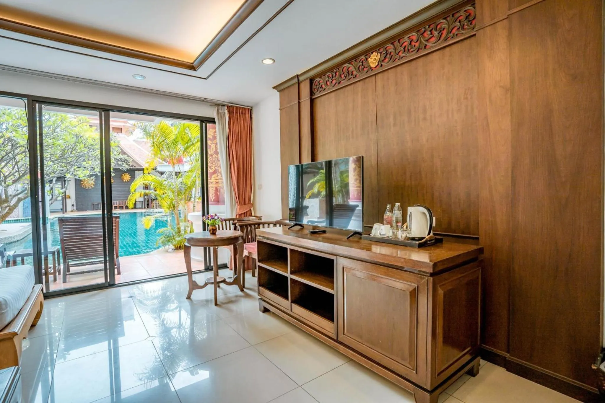 TV and multimedia in Kasalong Resort and Spa Pattaya
