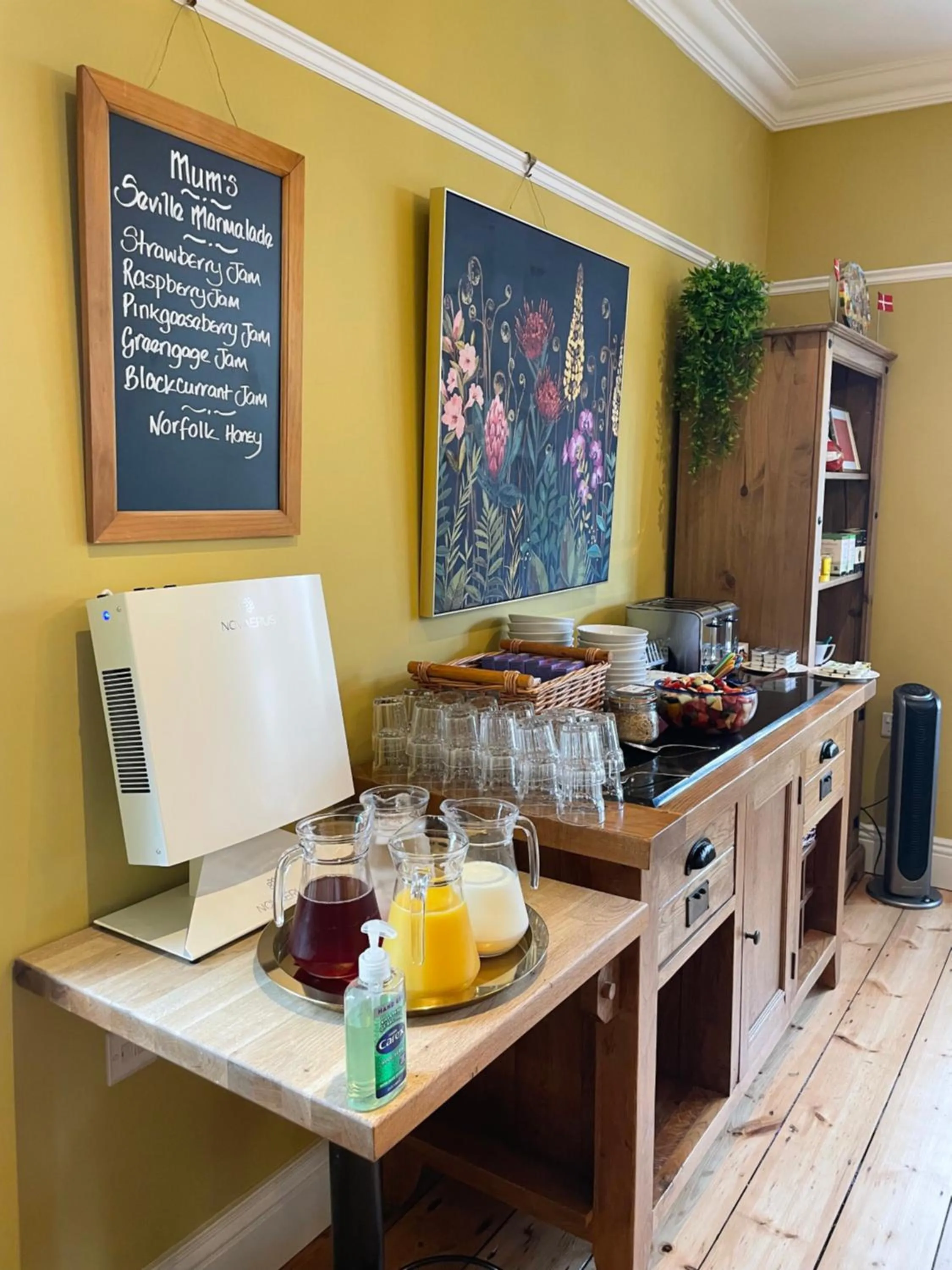 Breakfast in Holway House