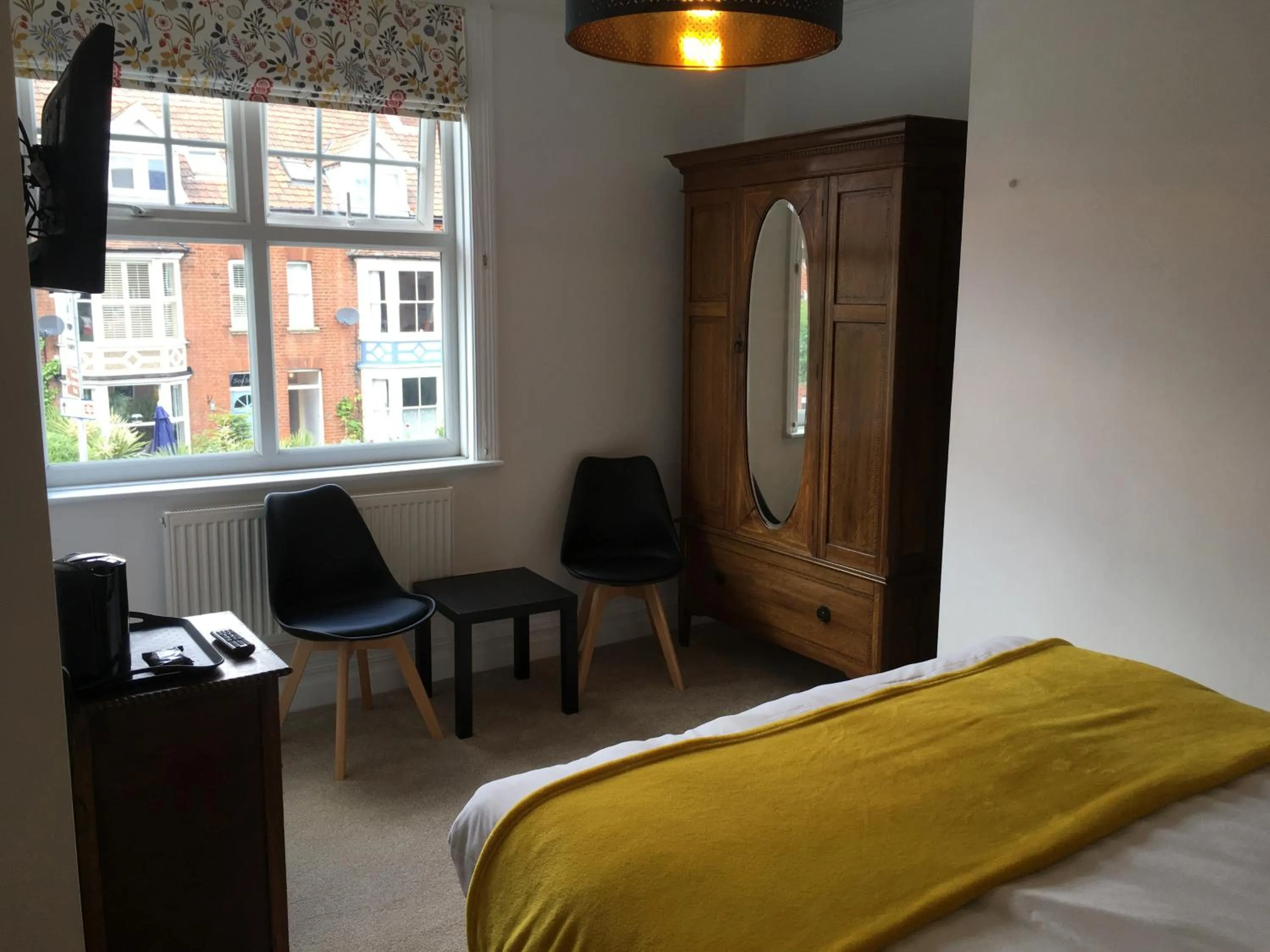 Seating area, Bed in Holway House