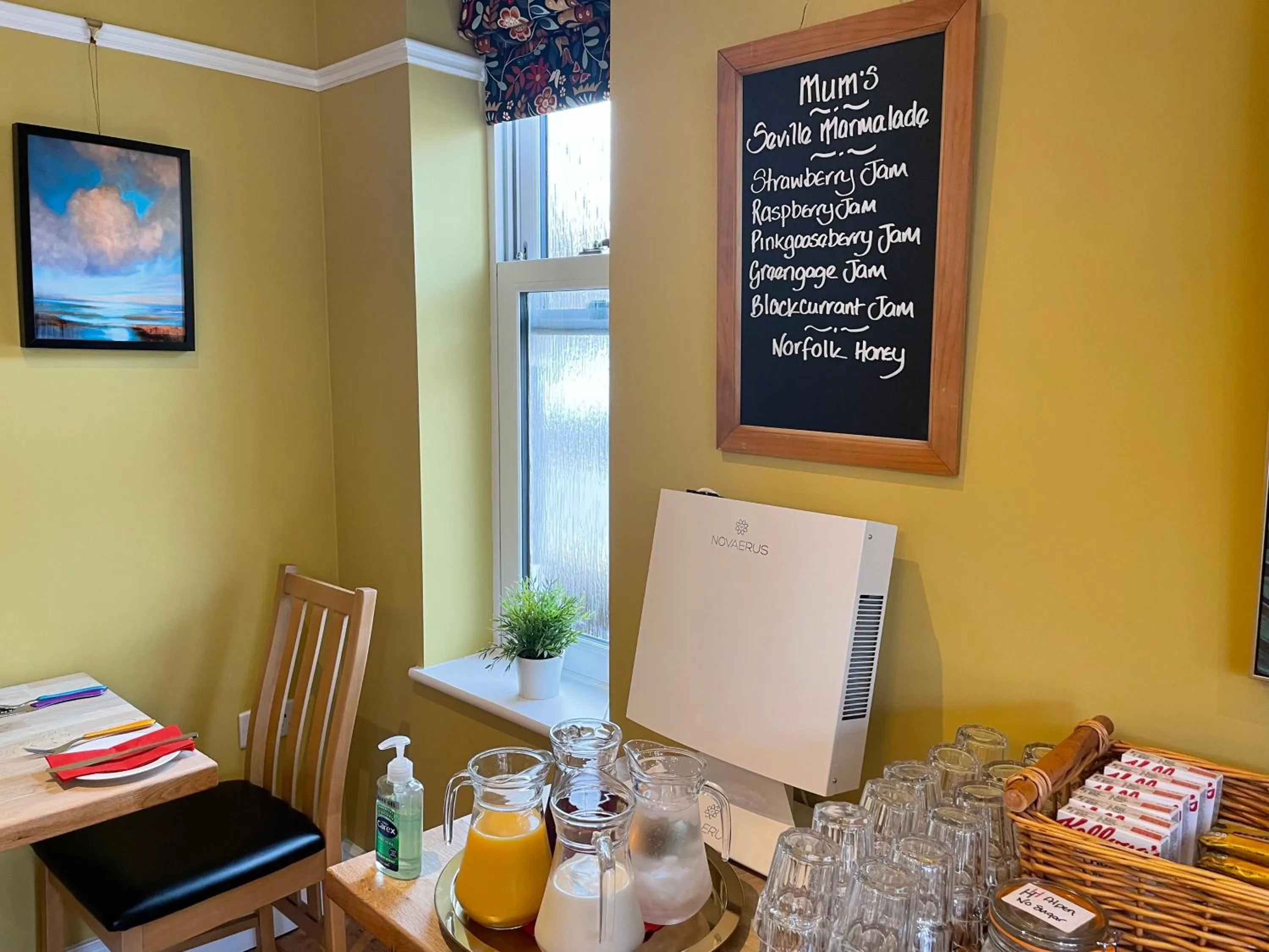 Breakfast in Holway House