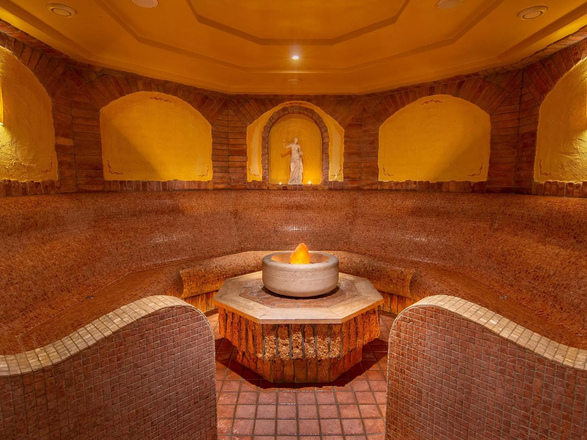 Sauna in Alpenhotel Tirolerhof