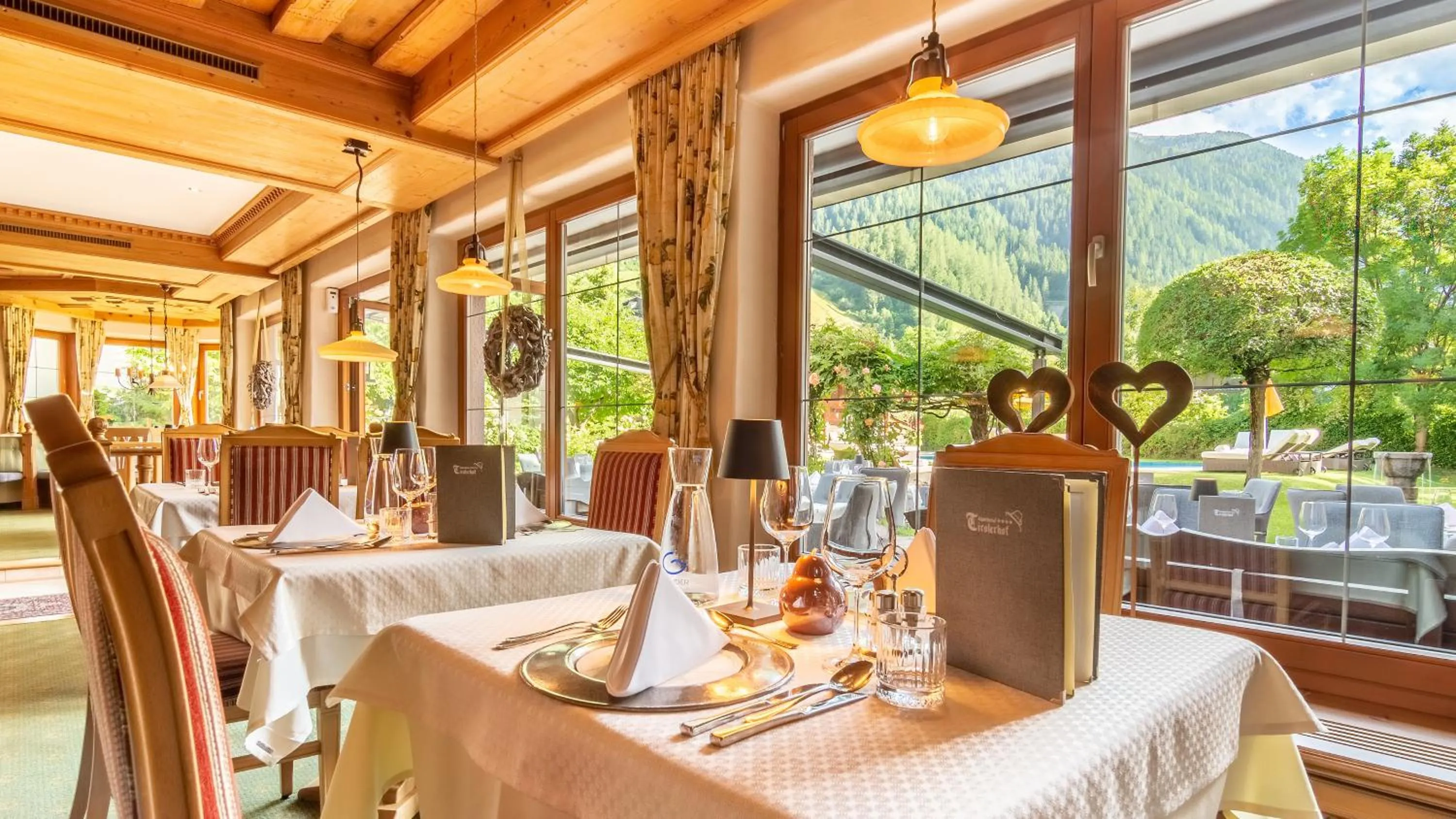 Restaurant/places to eat in Alpenhotel Tirolerhof
