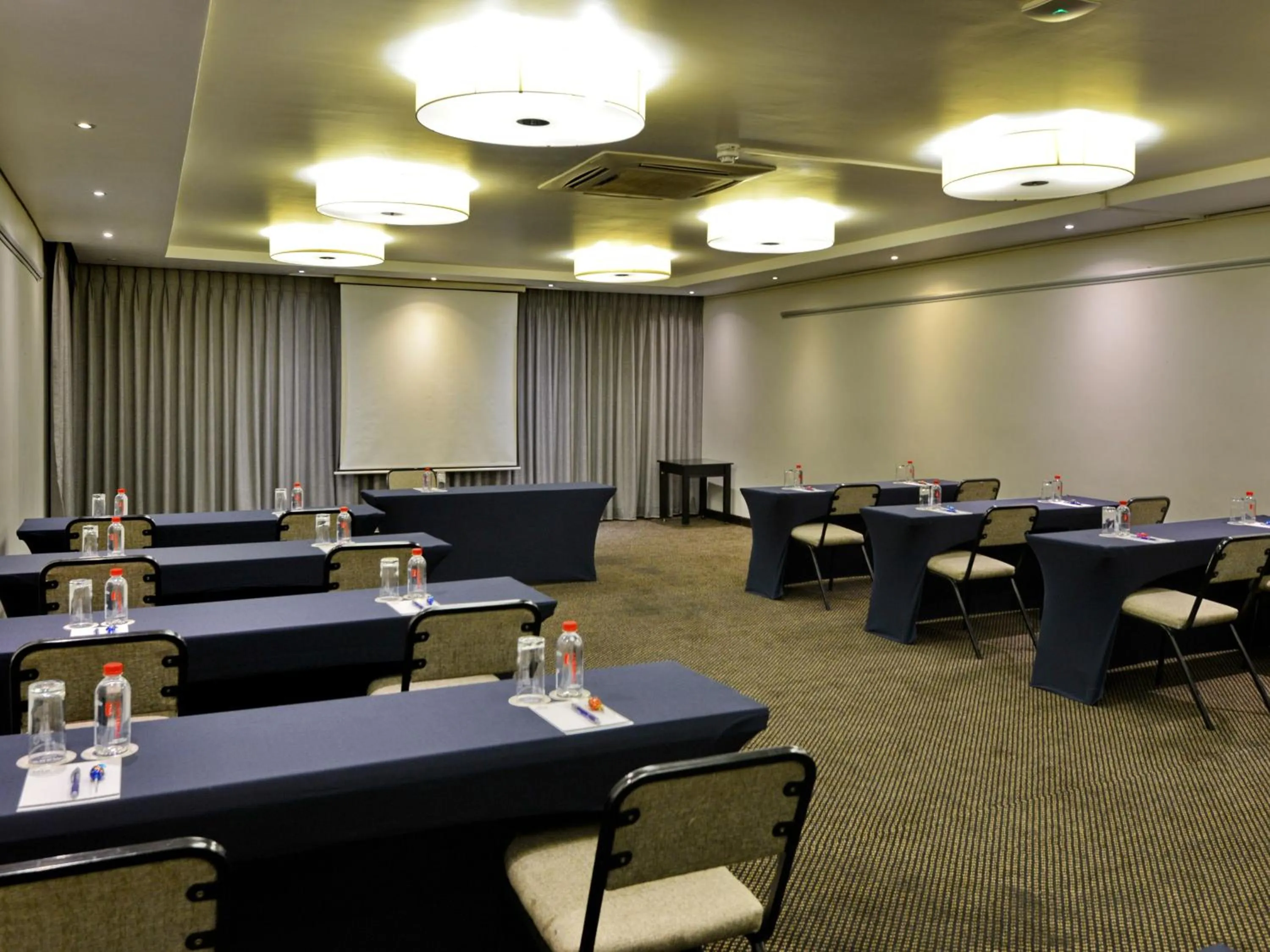 Meeting/conference room in ANEW Hotel Witbank Emalahleni