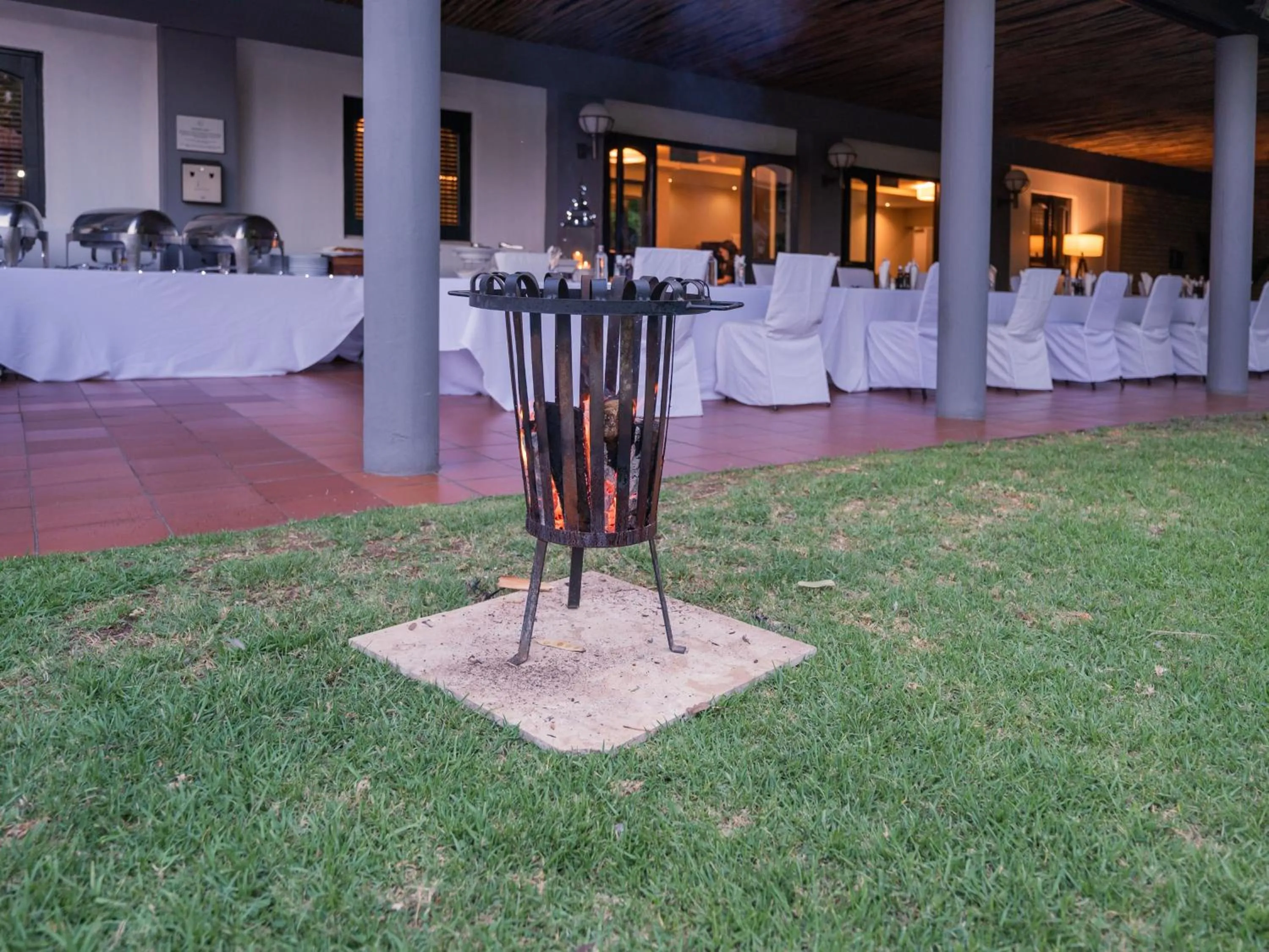 Patio in ANEW Hotel Witbank Emalahleni