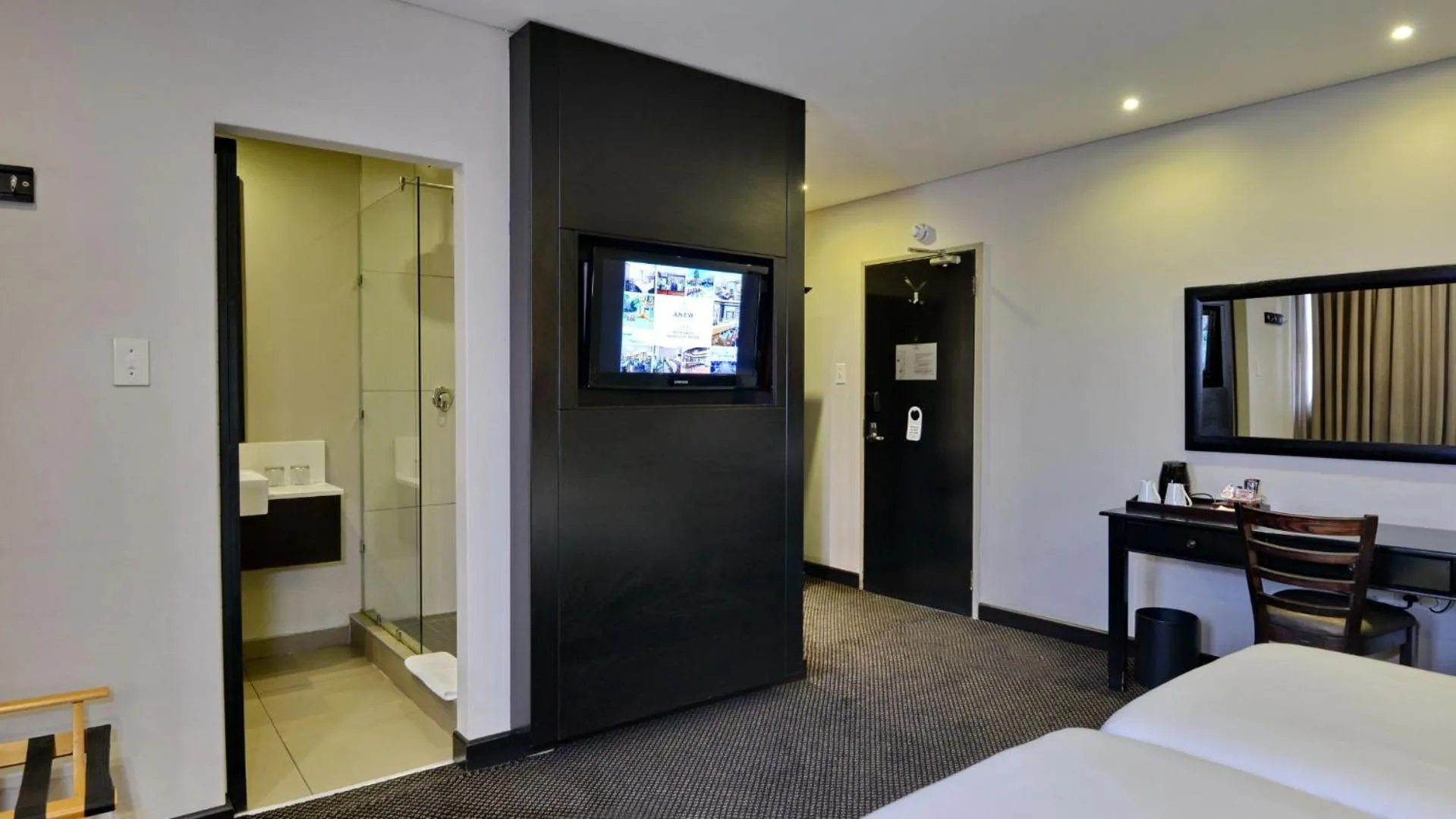 Bed in ANEW Hotel Witbank Emalahleni