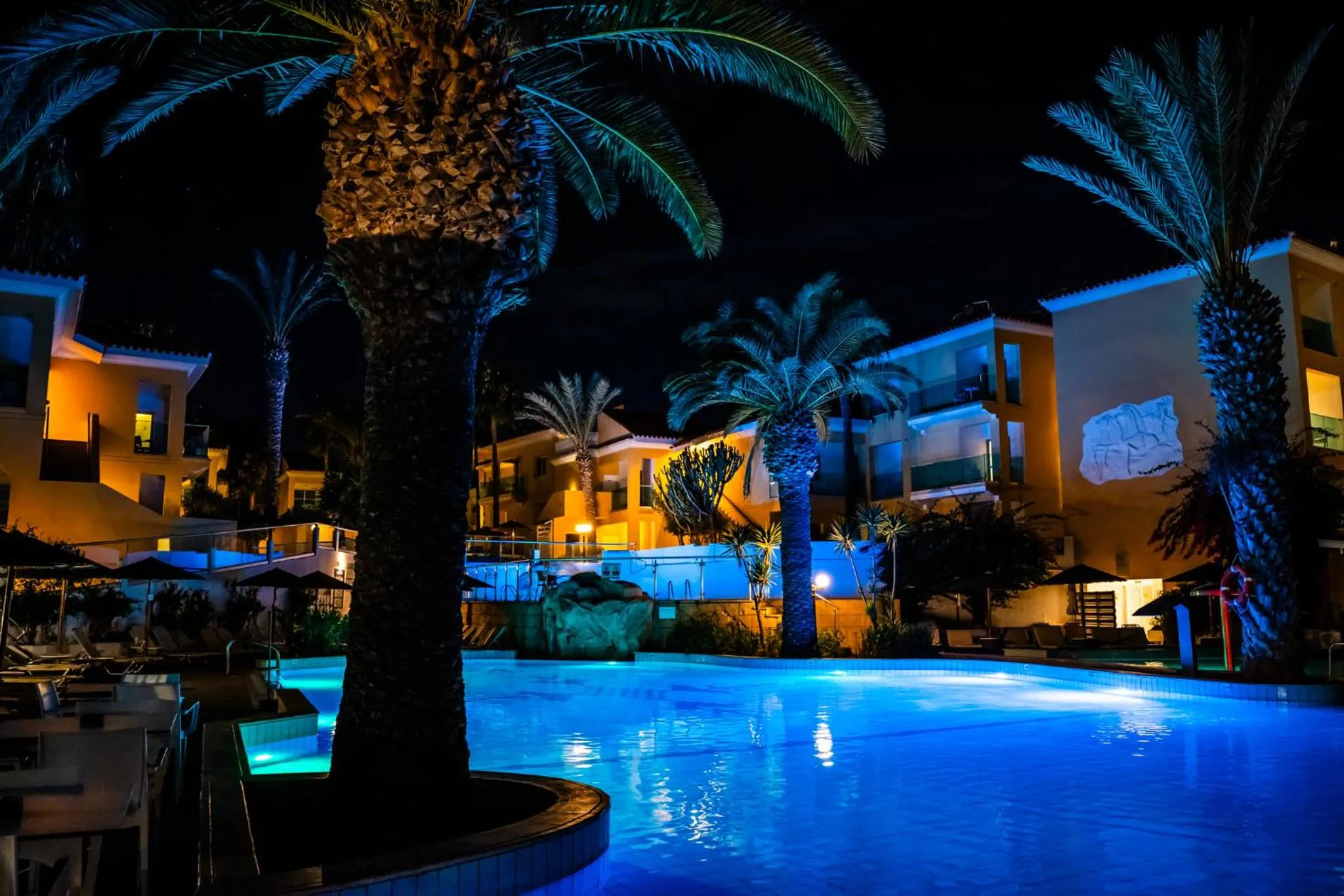 Swimming pool in Malama Beach Holiday Village