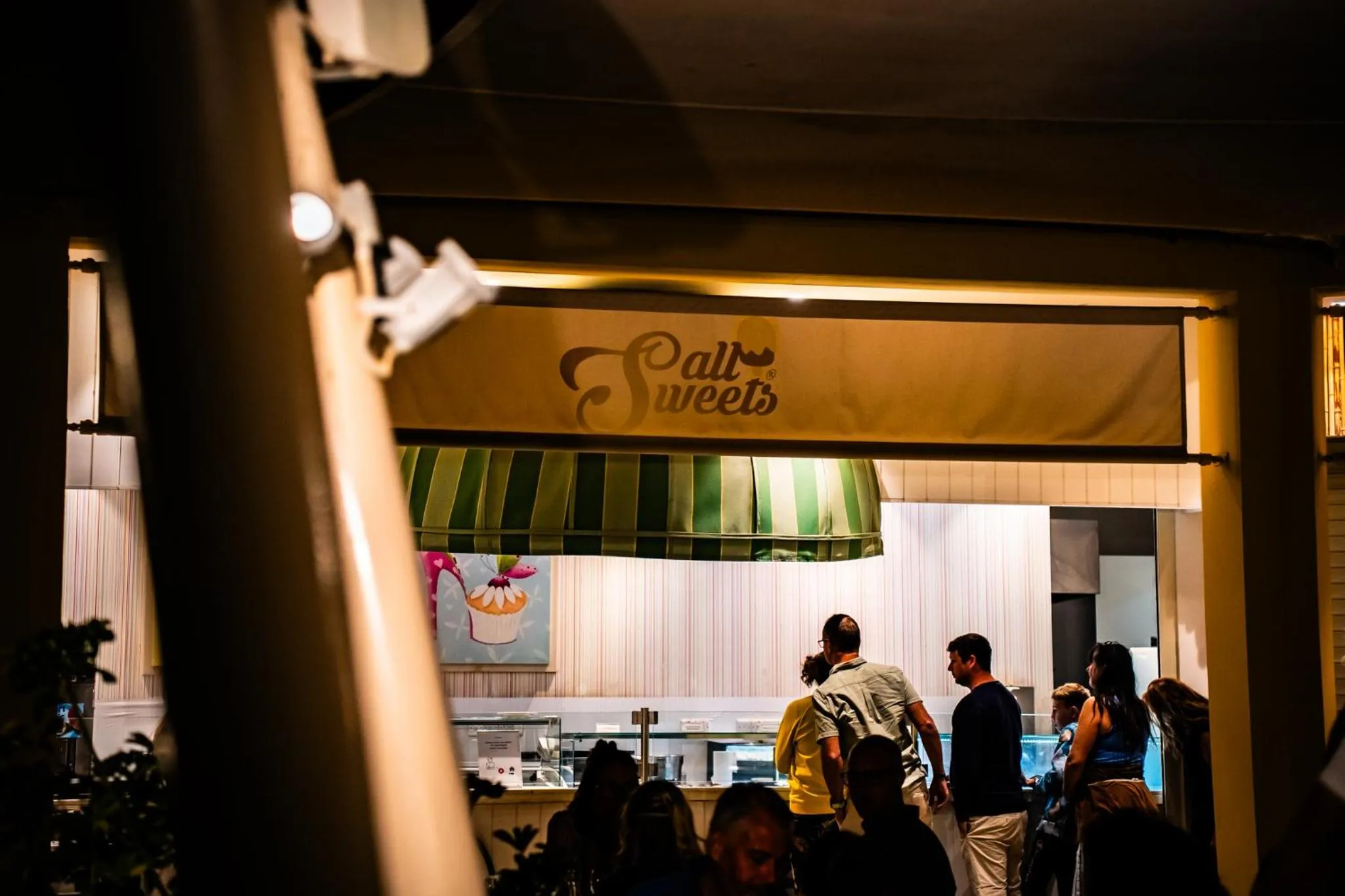 Restaurant/places to eat in Malama Beach Holiday Village