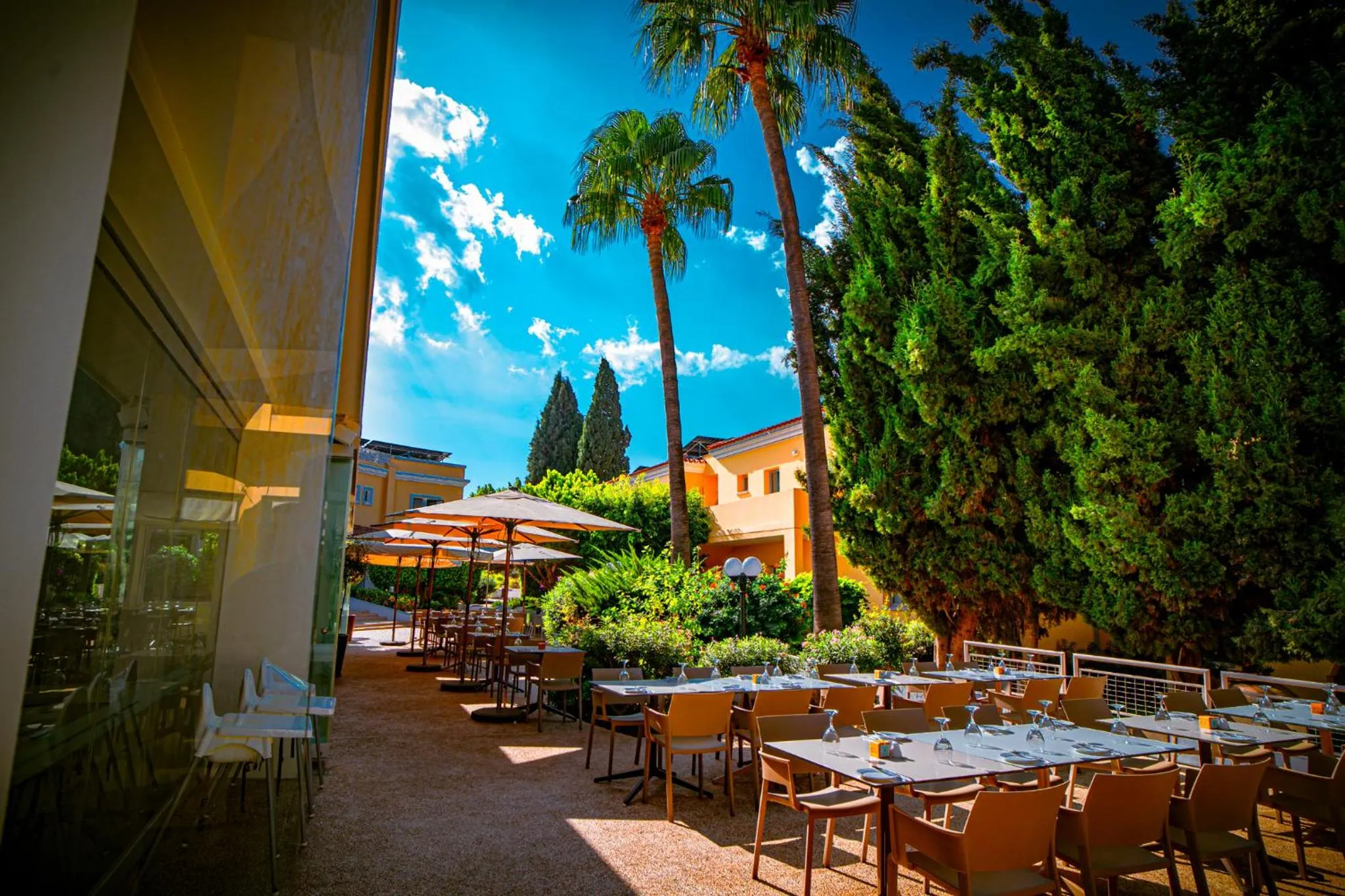 Restaurant/places to eat in Malama Beach Holiday Village