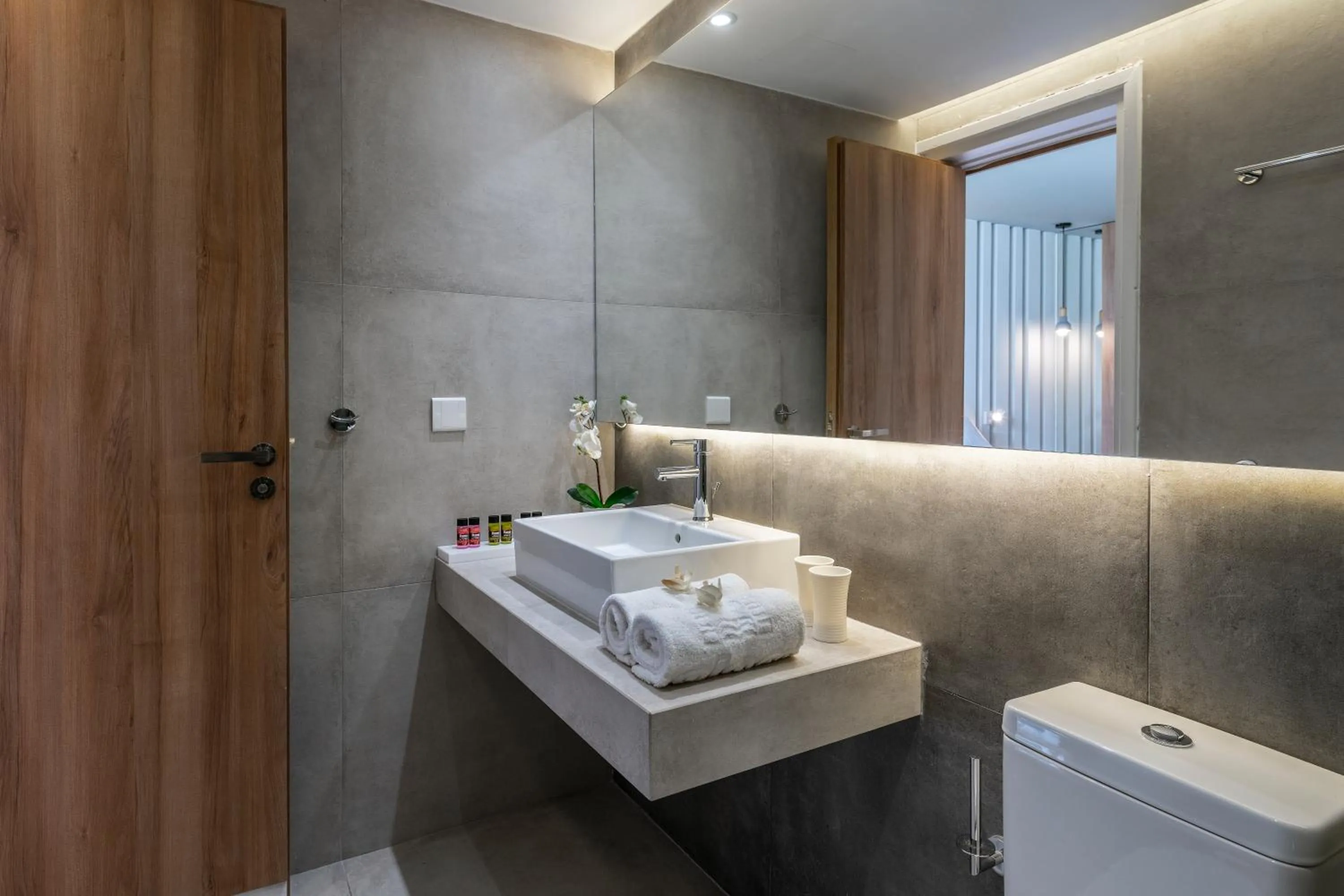 Bathroom in Malama Beach Holiday Village