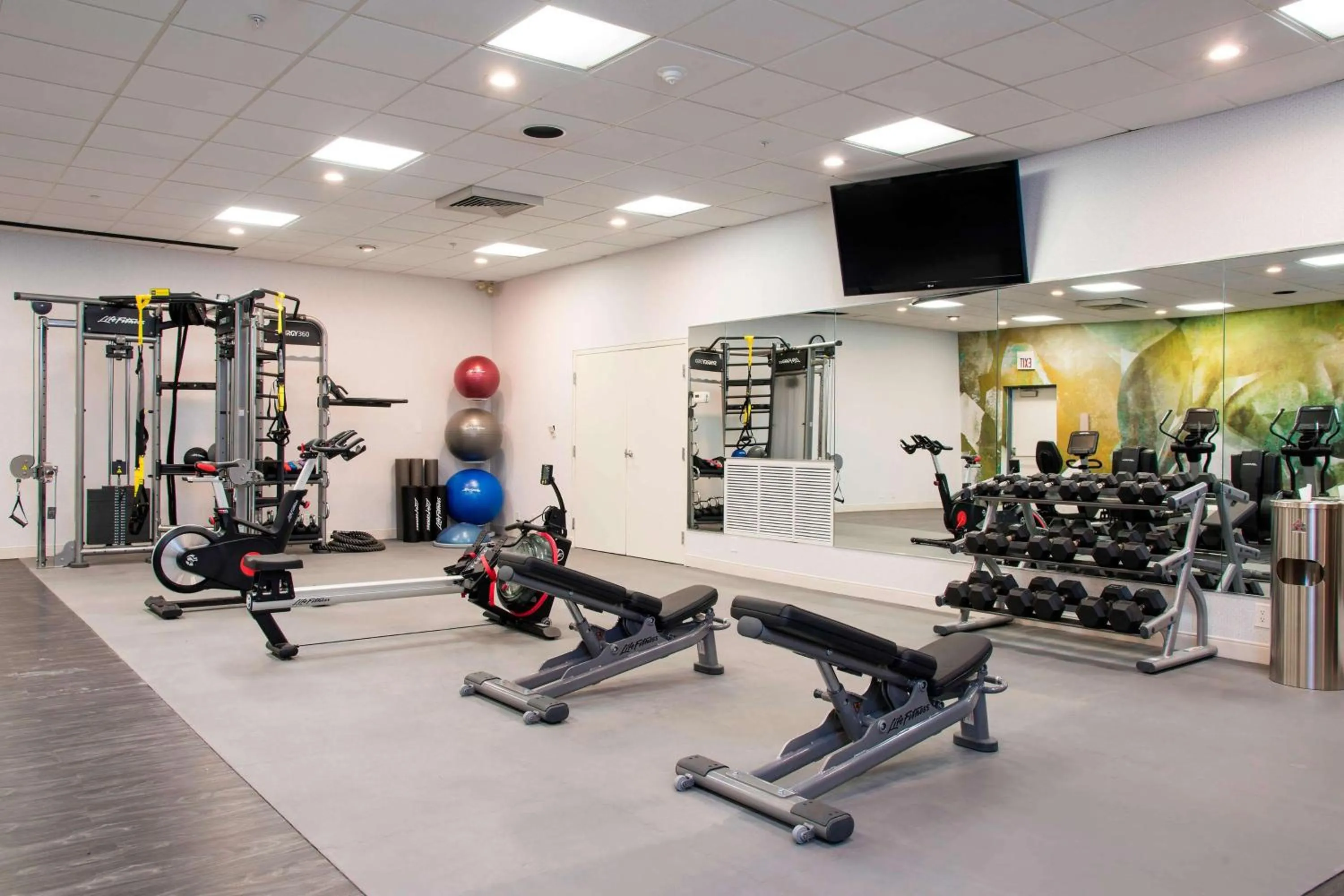 Fitness centre/facilities in Sonesta Hotel Grand Rapids Airport