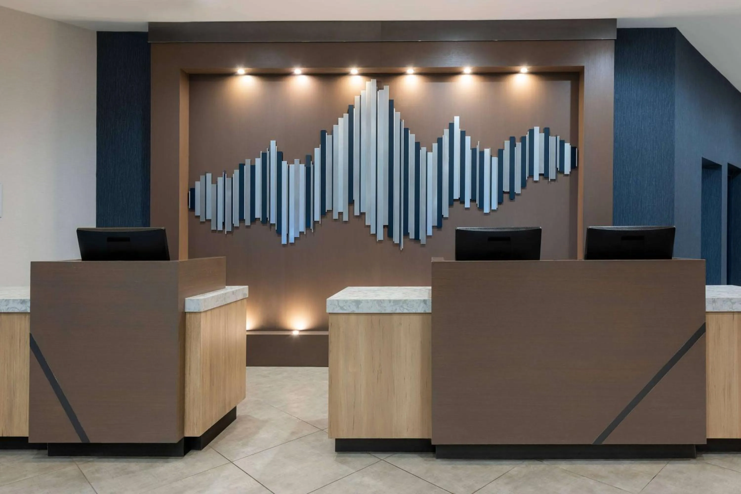 Lobby or reception in Sonesta Hotel Grand Rapids Airport