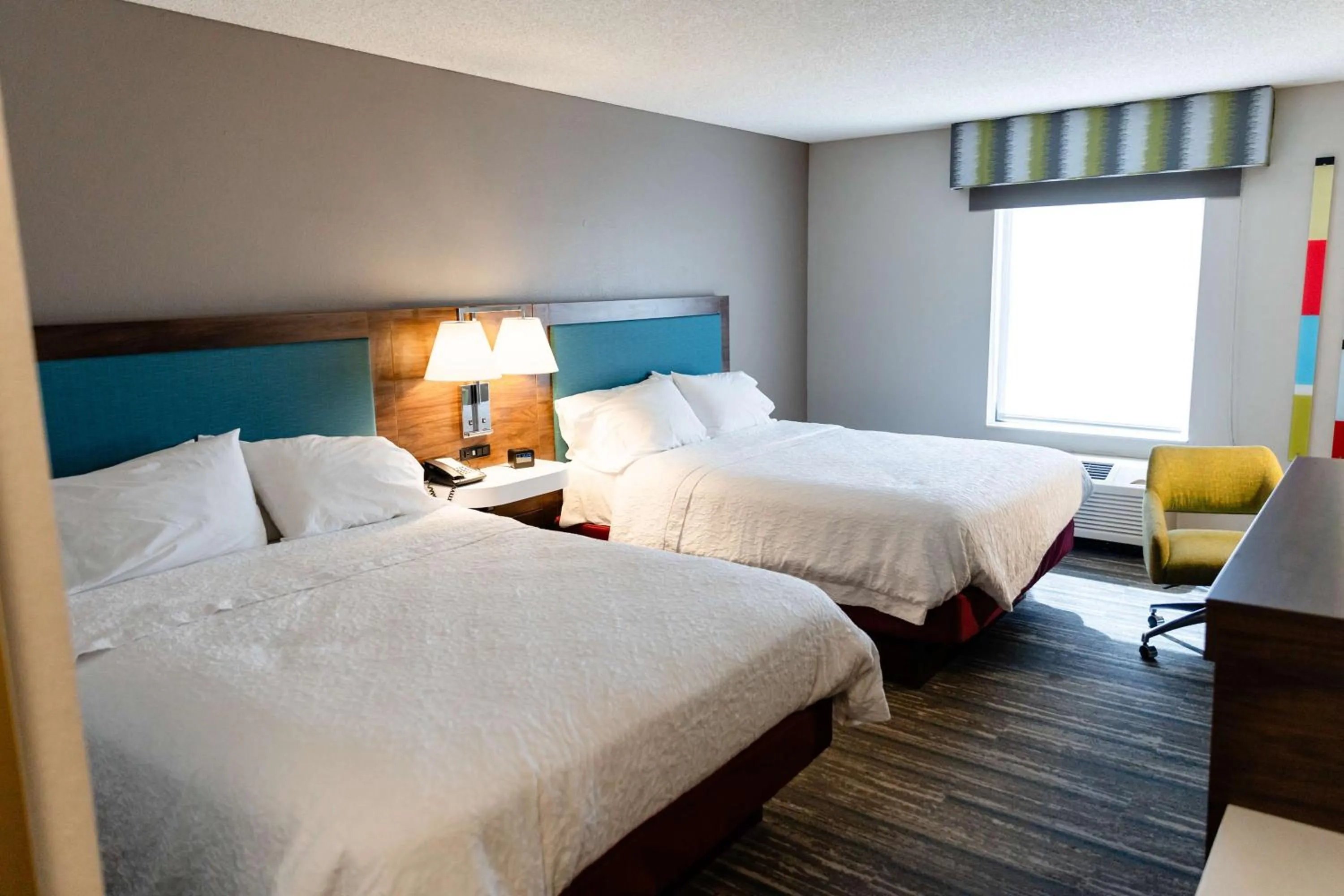 Bed in Hampton Inn & Suites Scottsbluff
