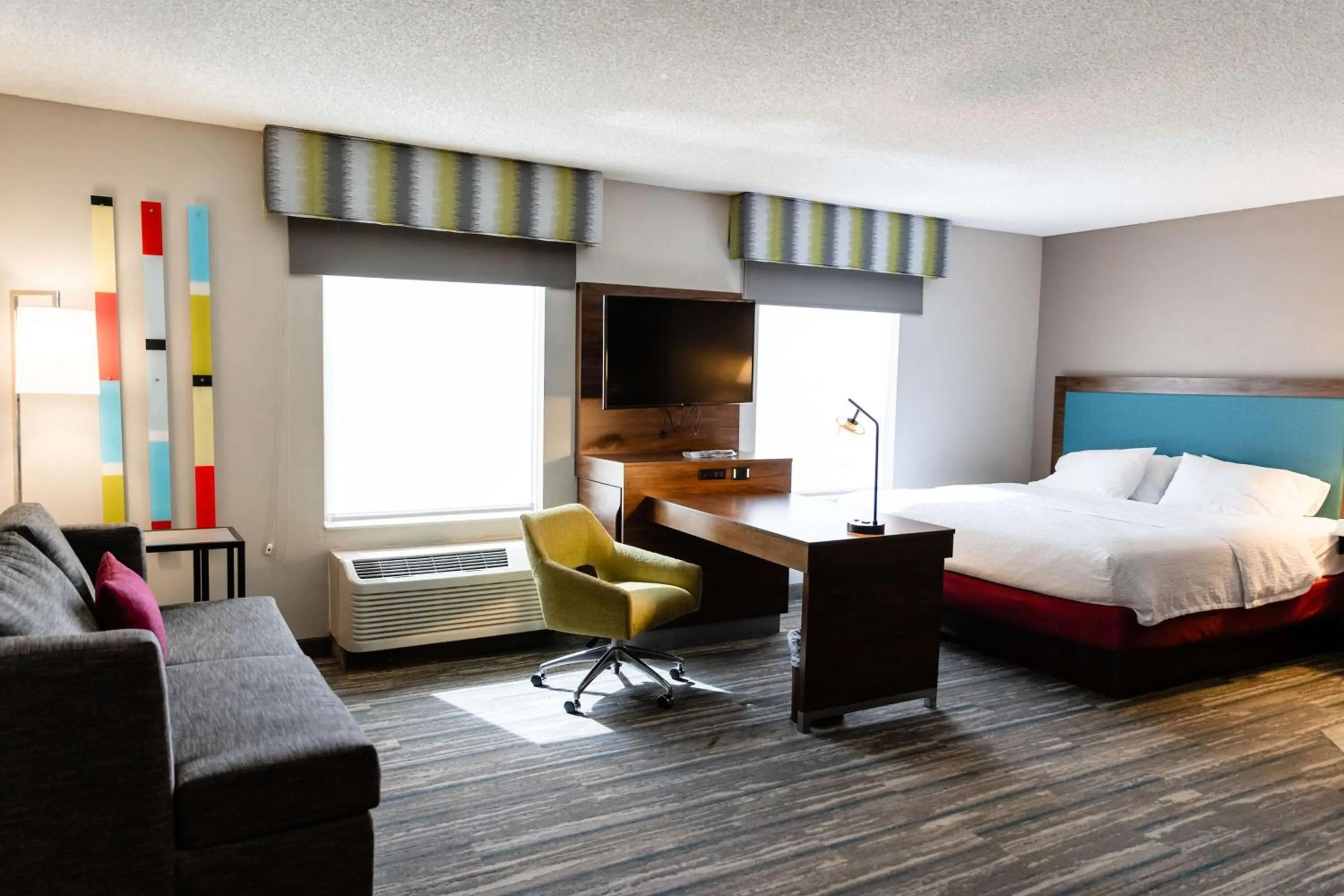 Bed in Hampton Inn & Suites Scottsbluff