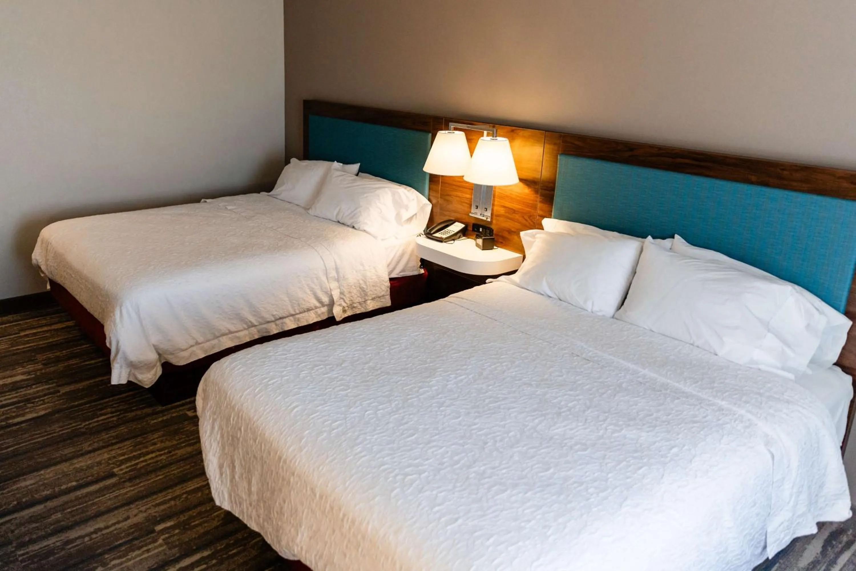 Bed in Hampton Inn & Suites Scottsbluff