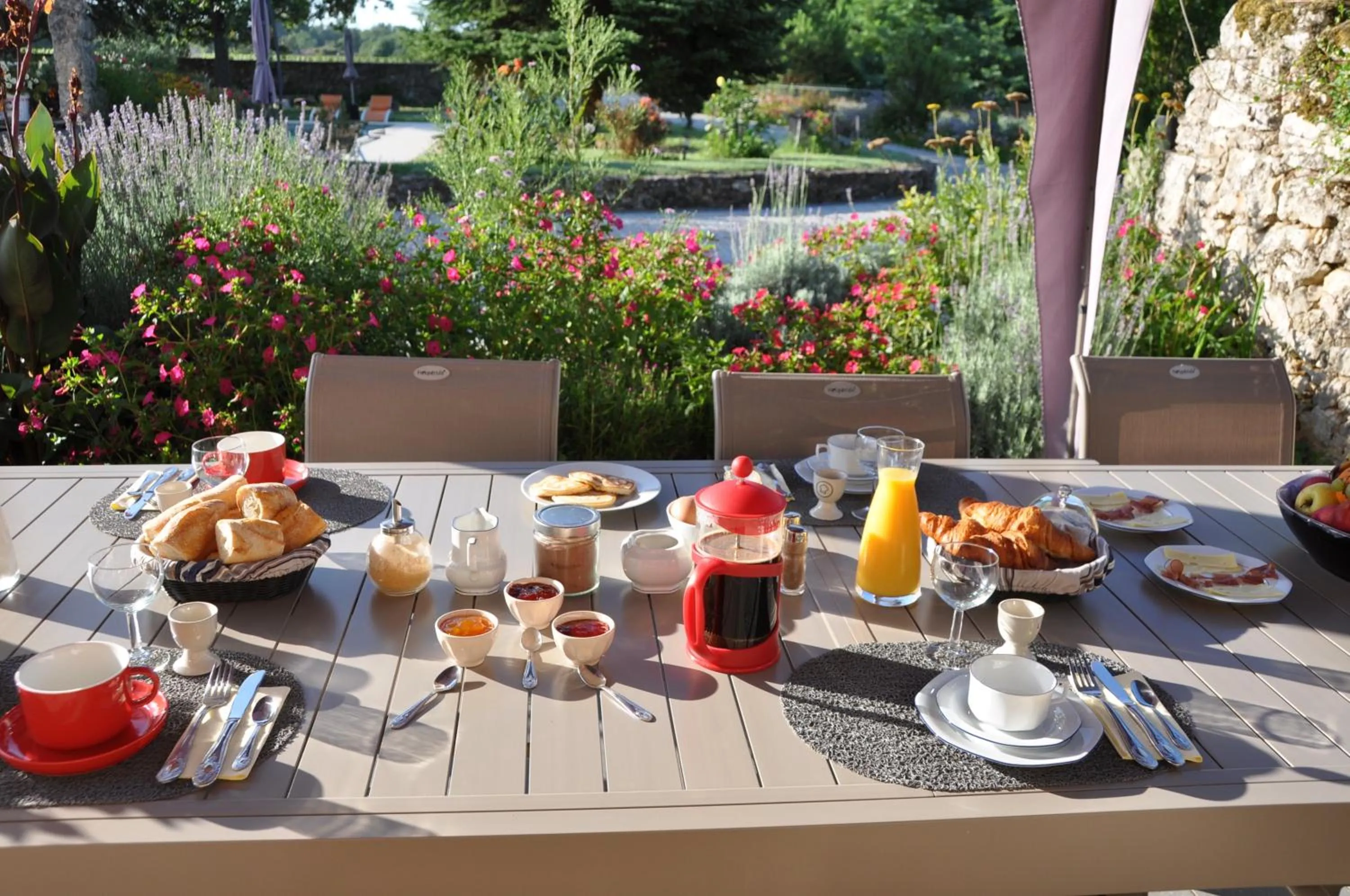 Continental breakfast in Chambre d'hôtes Sauternais