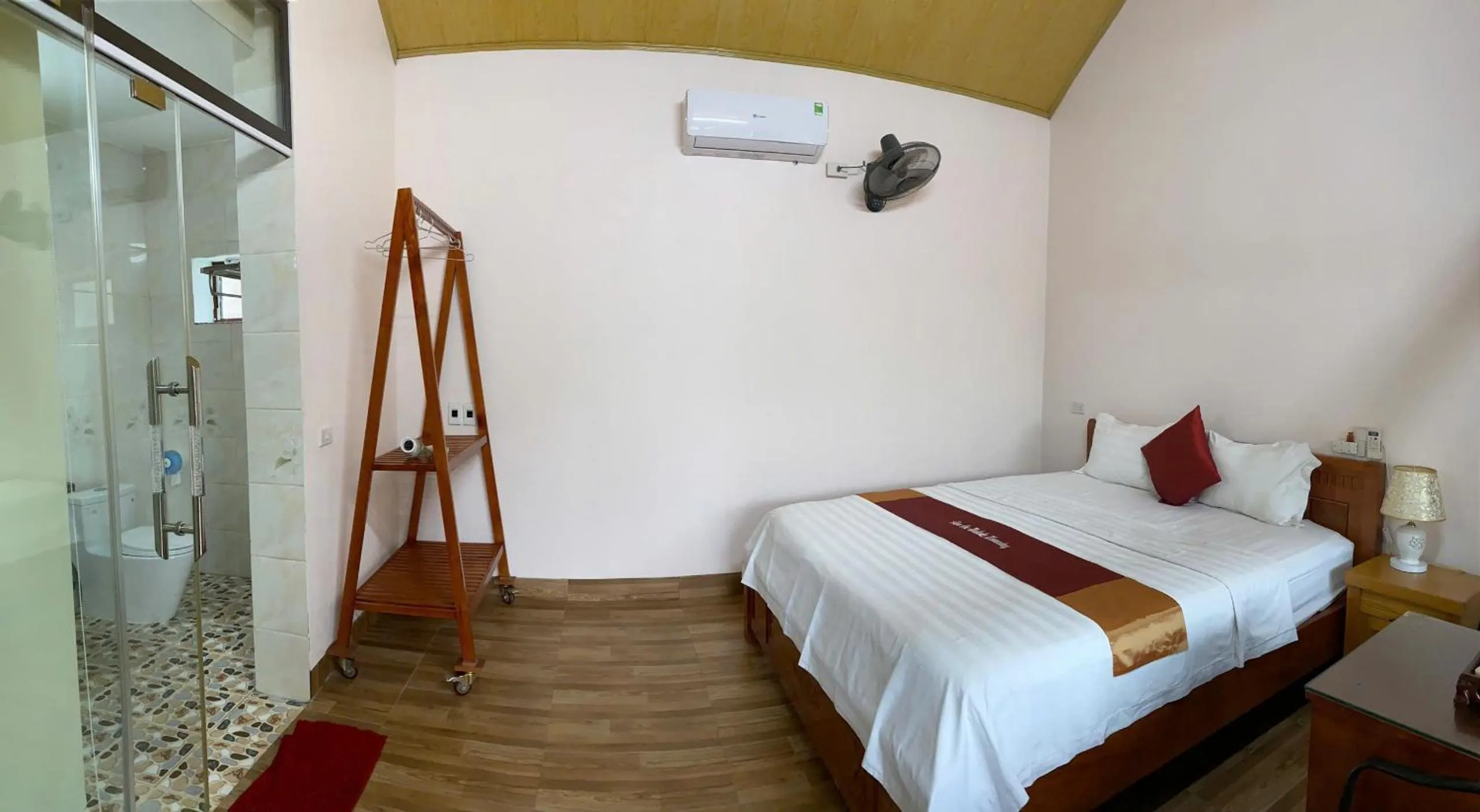 Photo of the whole room, Bed in Tam Coc Westlake Homestay