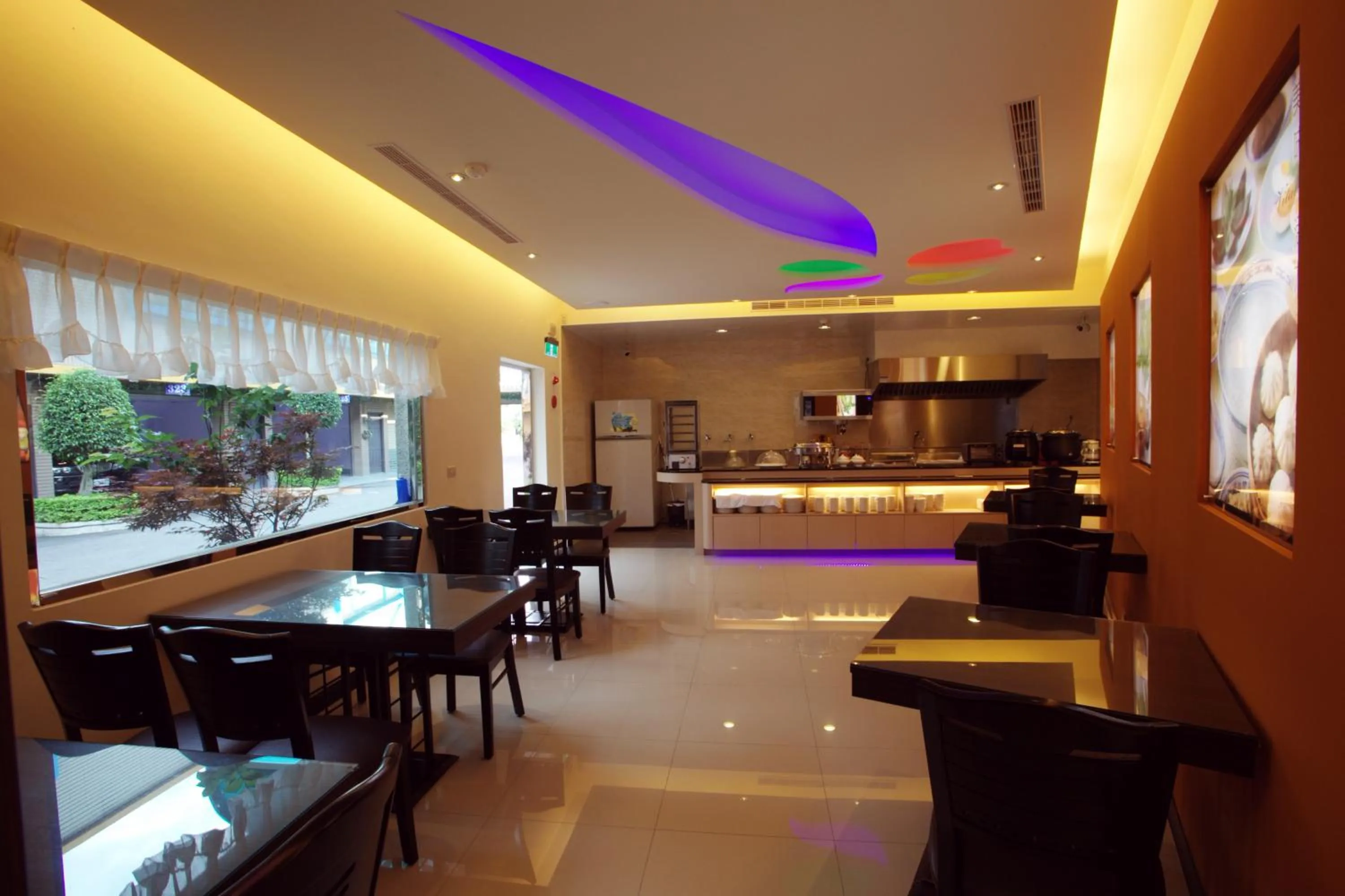 Restaurant/places to eat in Kai-Hong Motel