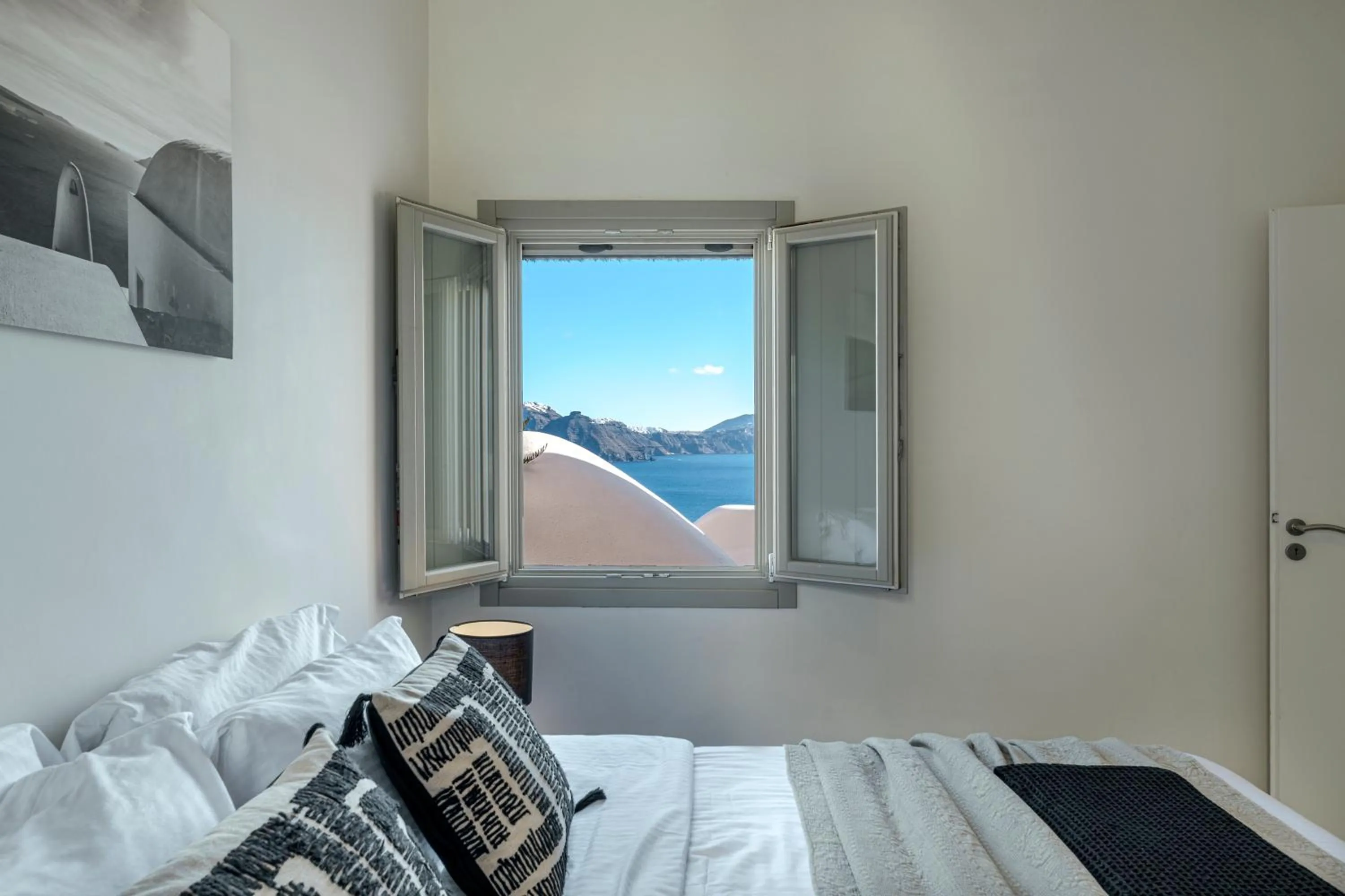 Bed in Caldera Houses Oia