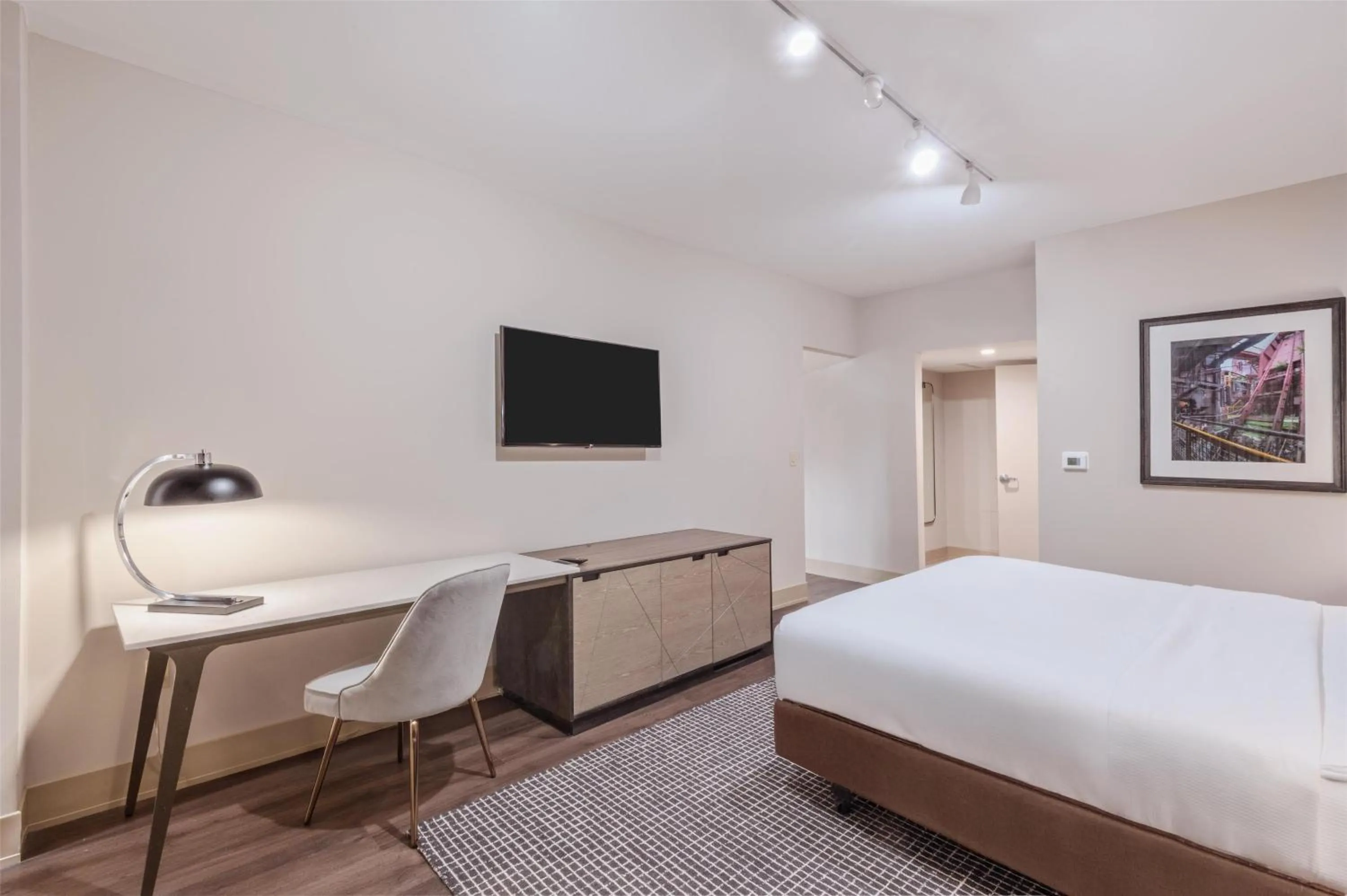 Bedroom, Bed in Hilton Birmingham Downtown at UAB