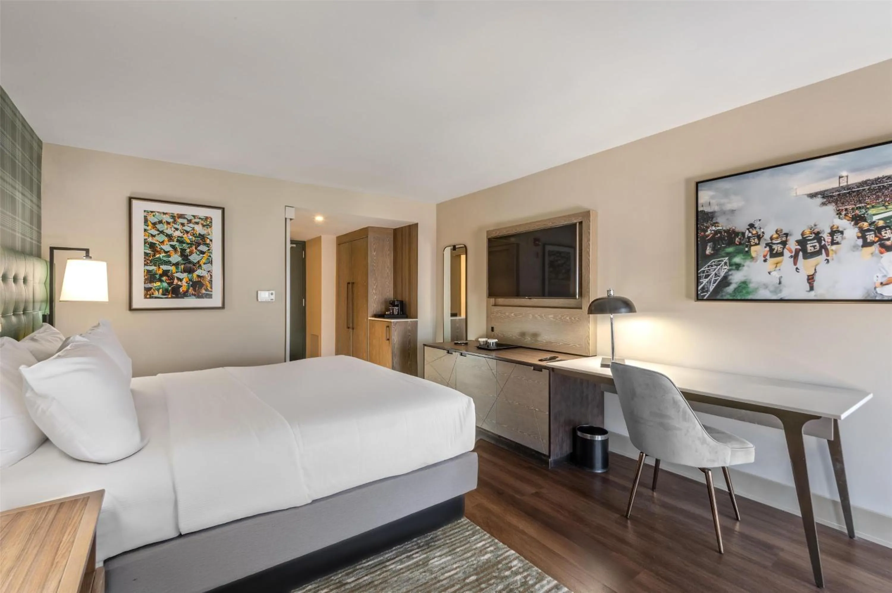 Bedroom, Bed in Hilton Birmingham Downtown at UAB