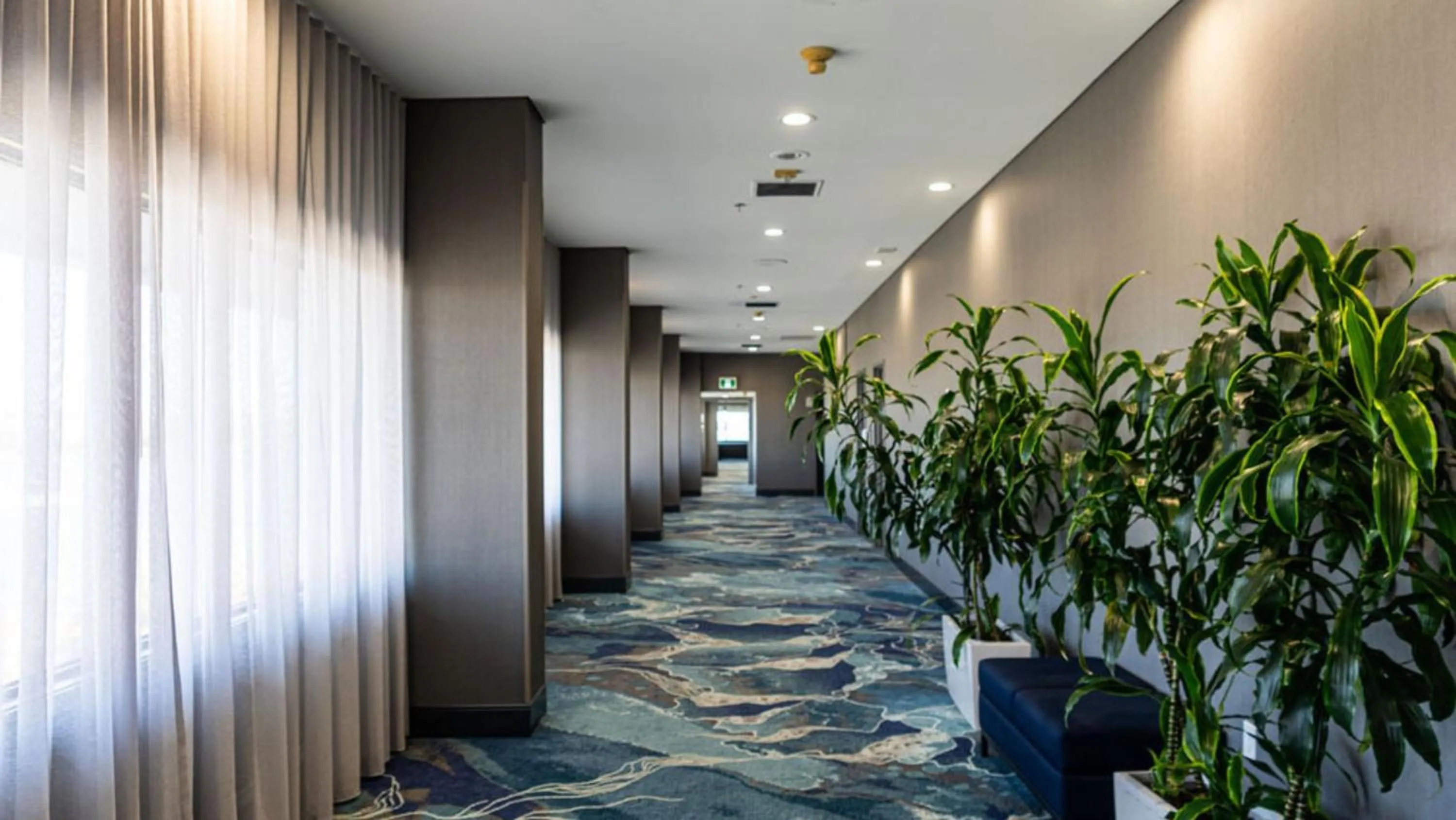 Meeting/conference room in Holiday Inn Kingston - Waterfront by IHG
