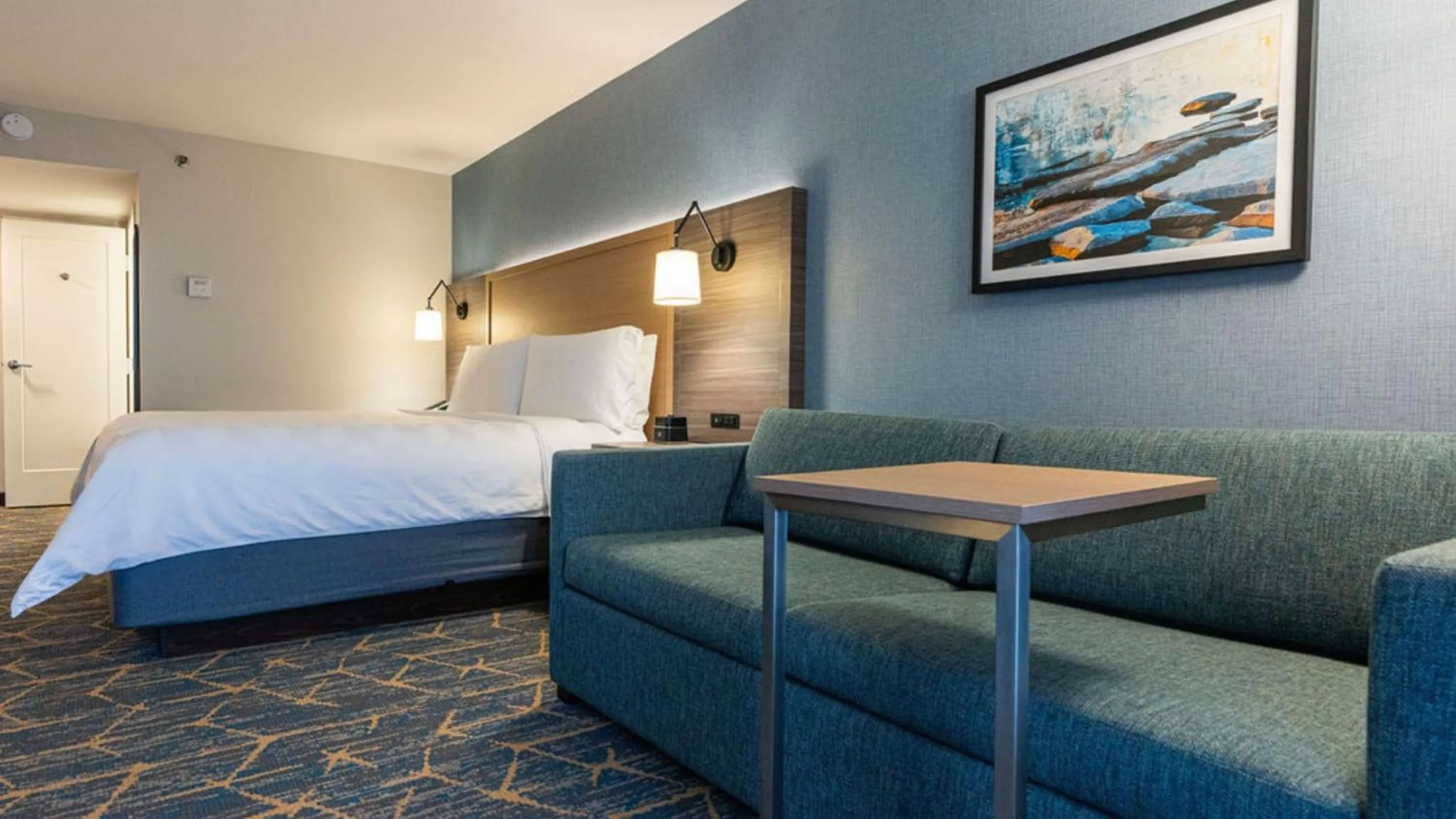 Photo of the whole room, Bed in Holiday Inn Kingston - Waterfront by IHG