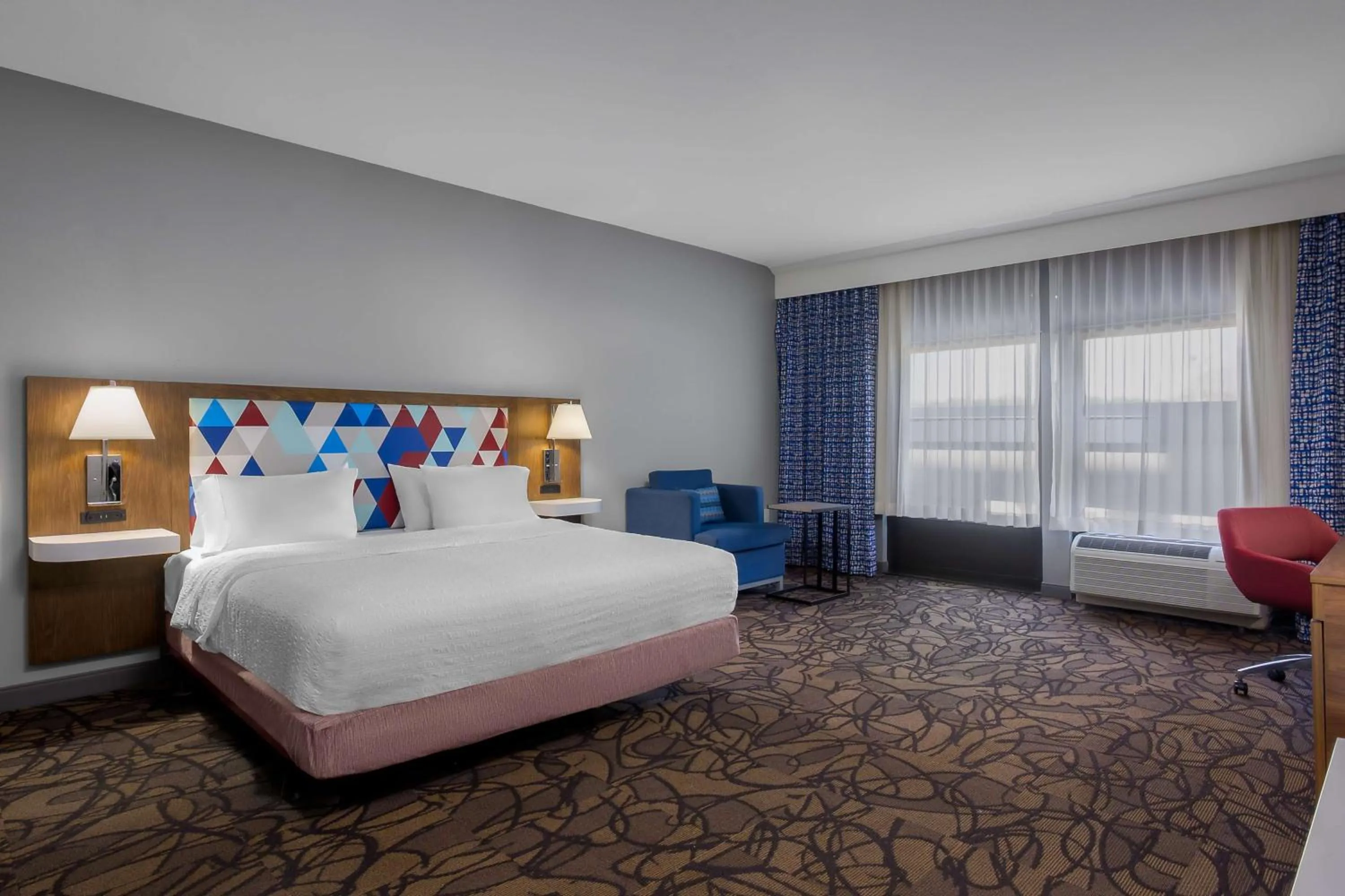 Bed in Hampton Inn & Suites Birmingham-Pelham - I-65