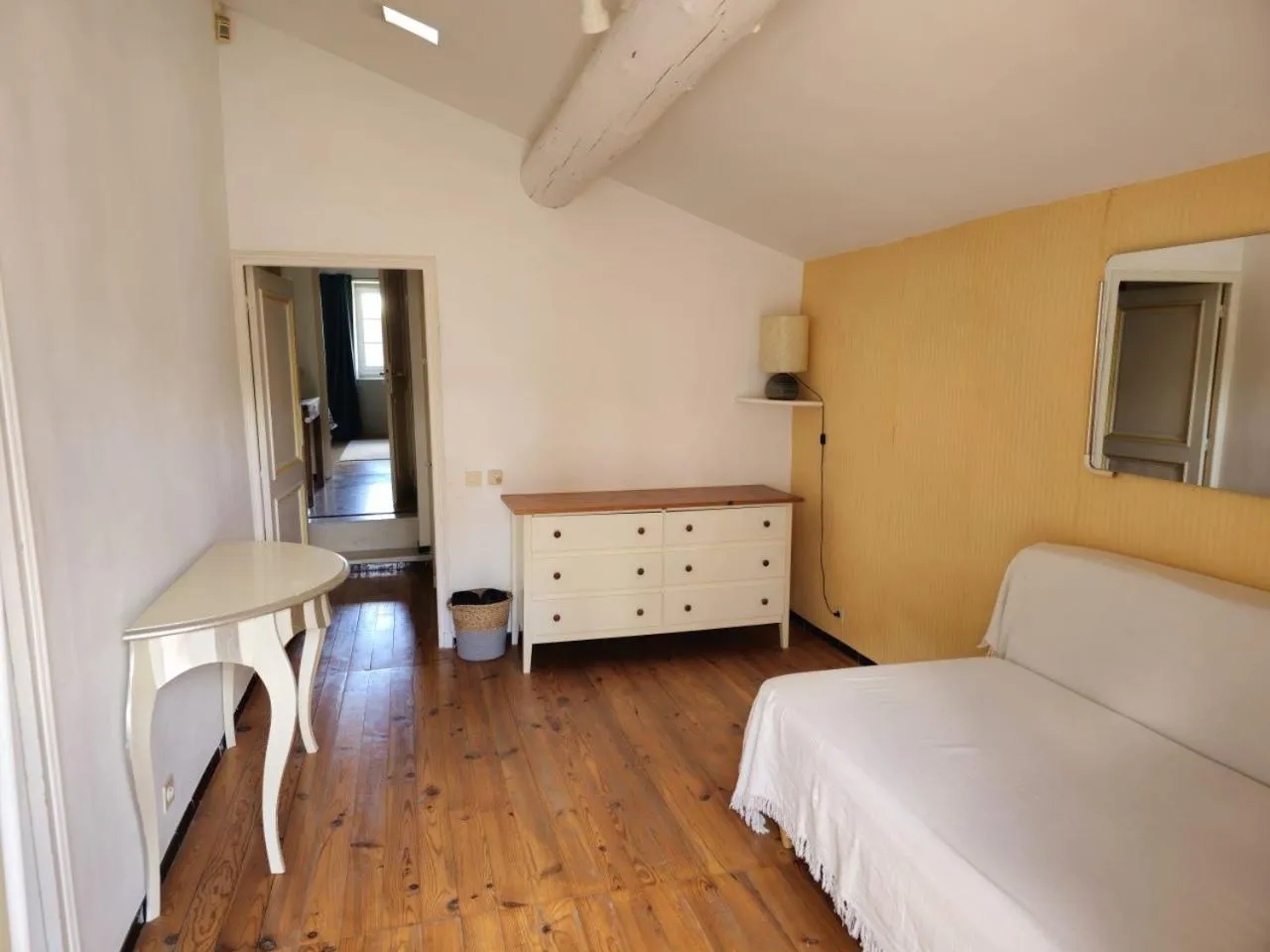 Bed in Ancien Mas Du Moulin