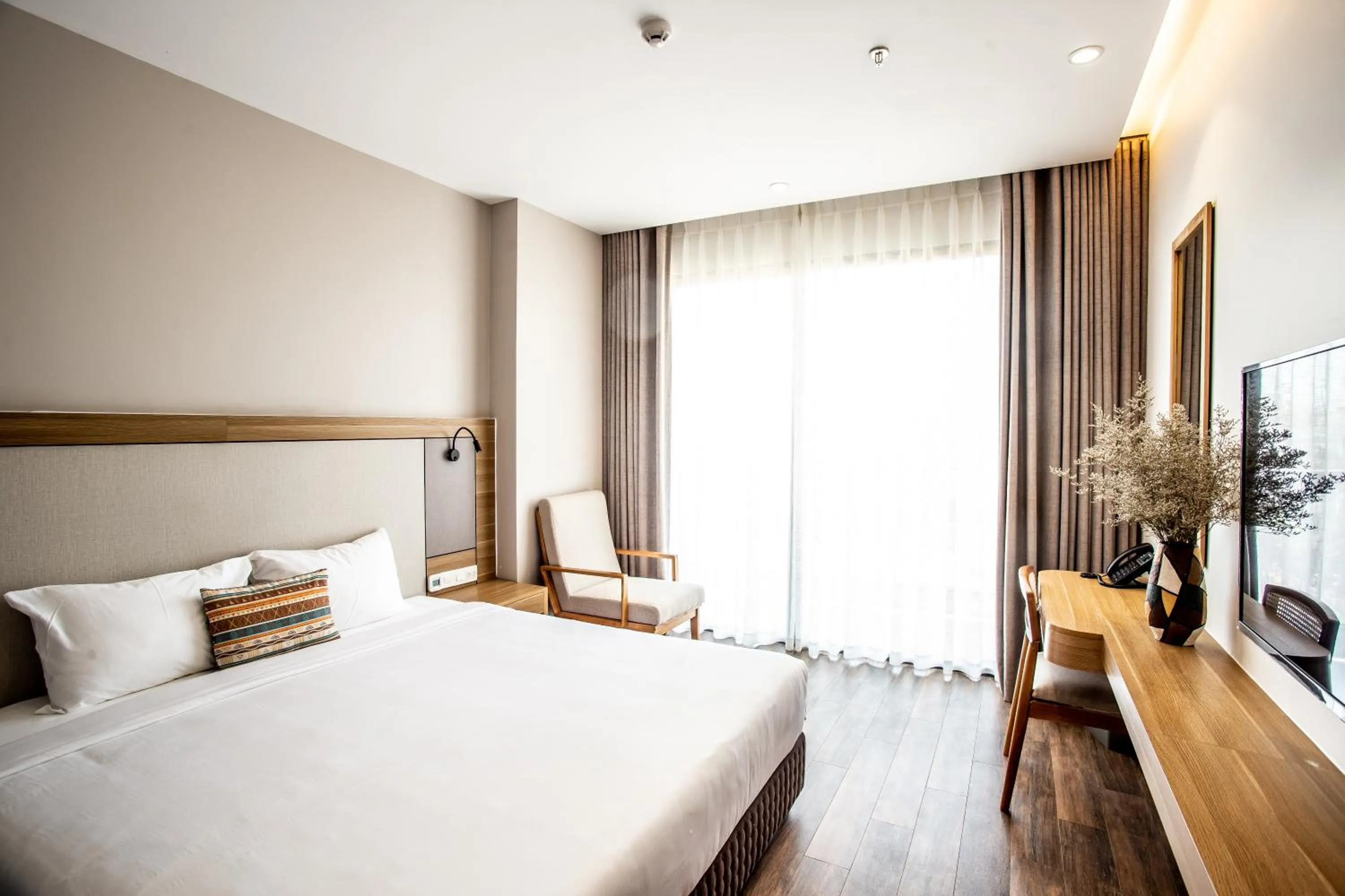 Living room, Bed in Thanh Mai Hotel