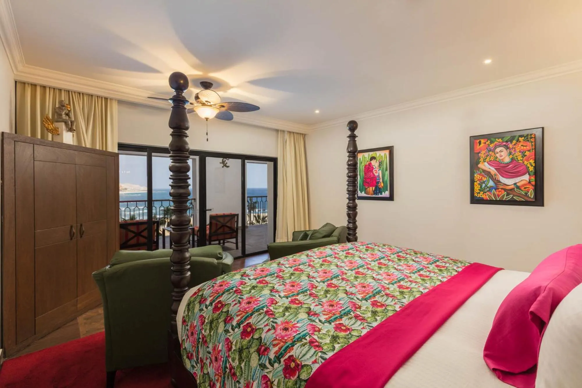 Bed in Hacienda Encantada Resort & Spa