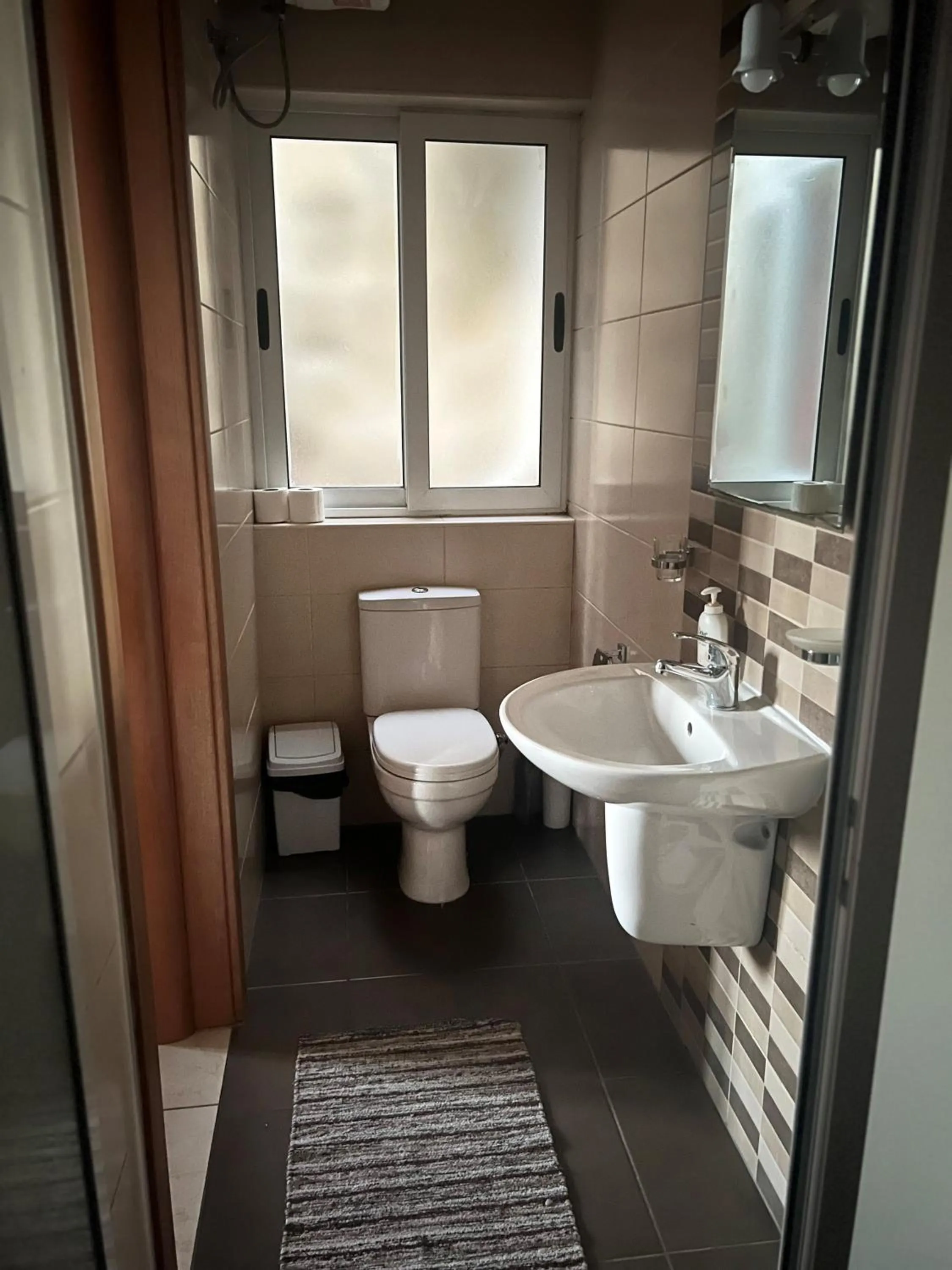 Toilet in Twenty Antika