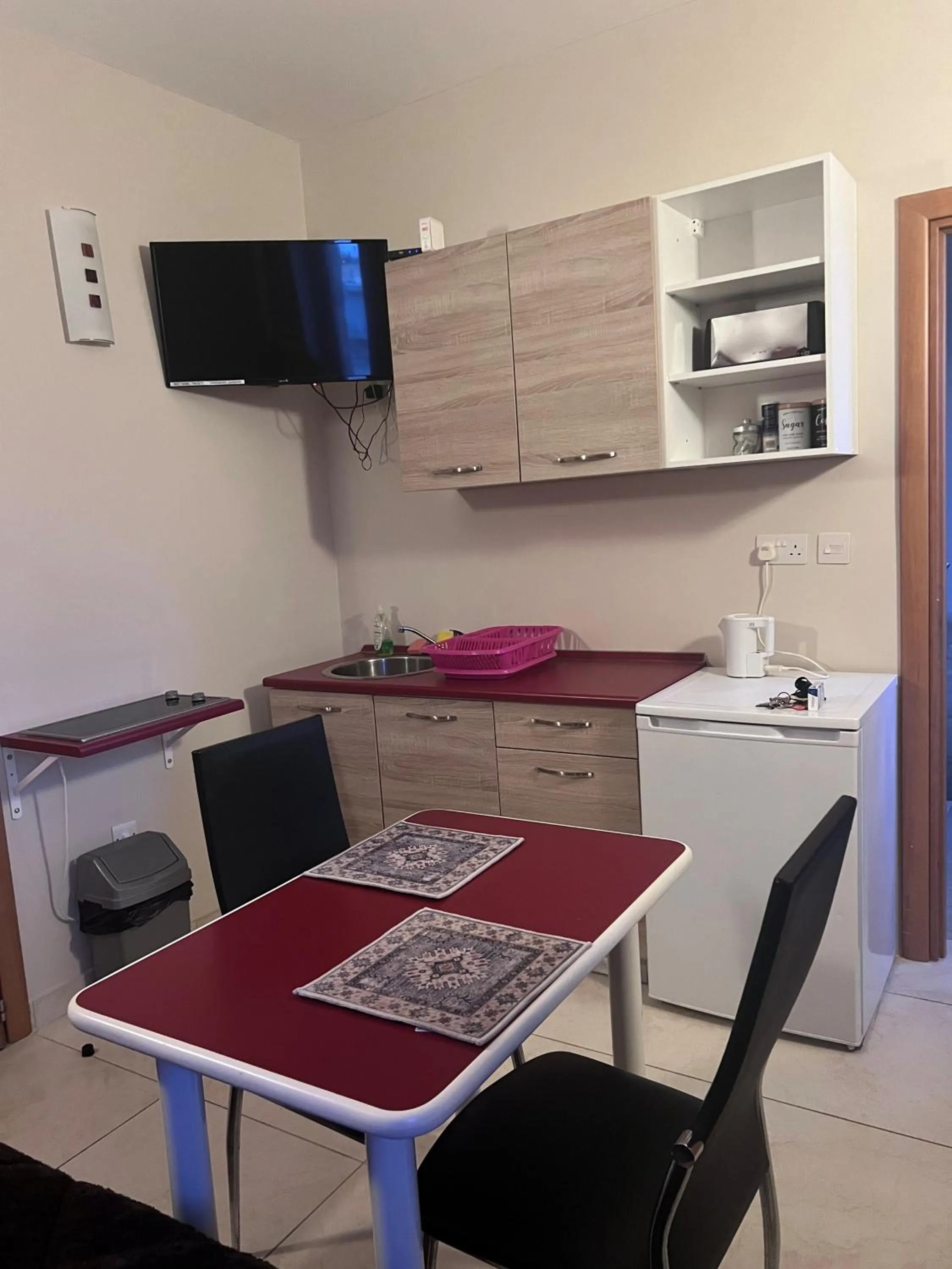 Kitchen or kitchenette in Twenty Antika