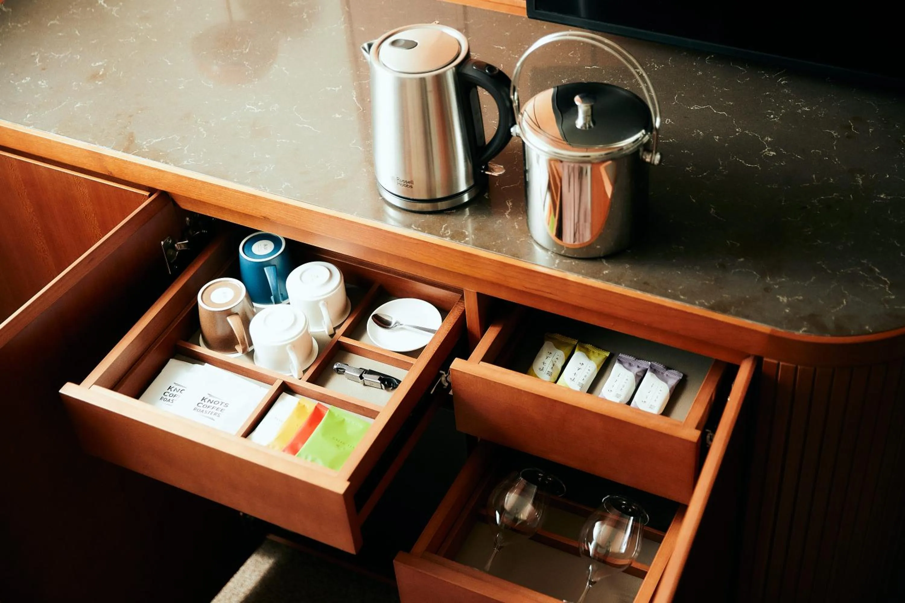 Coffee/tea facilities in The Mark Grand Hotel