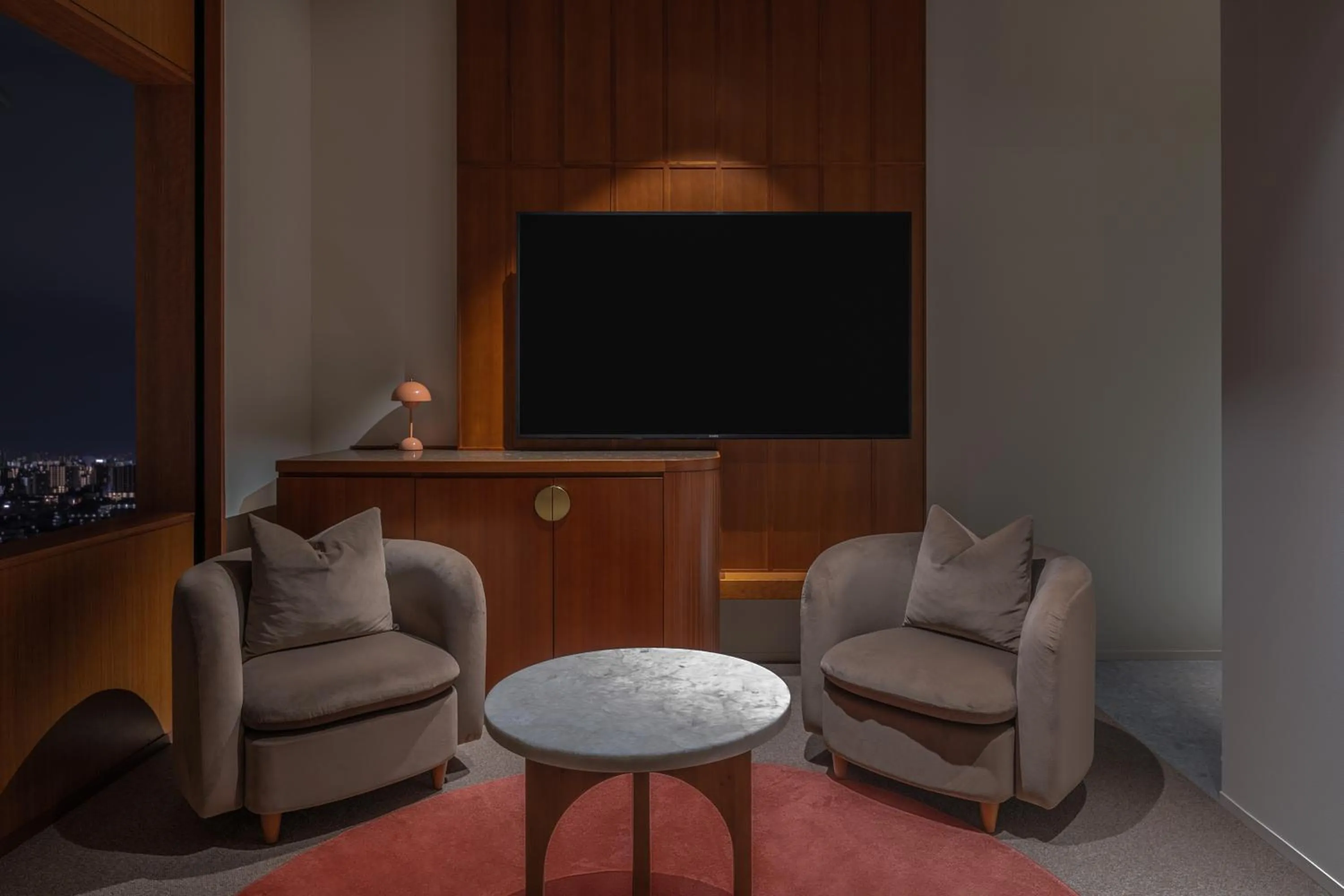 Photo of the whole room in The Mark Grand Hotel