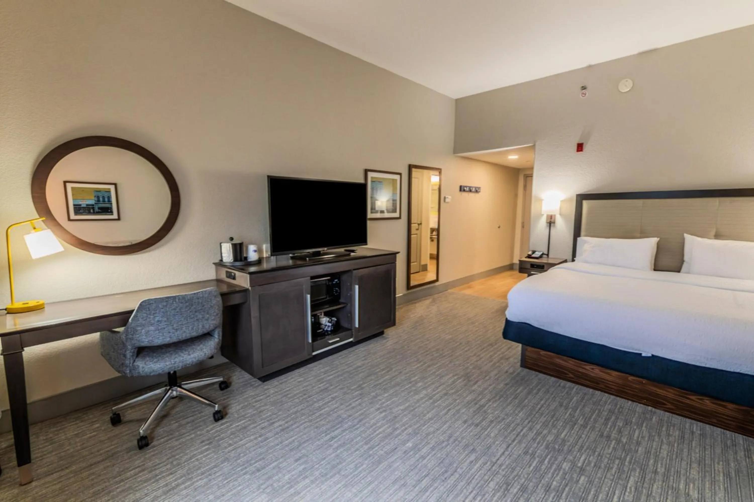 Bedroom, Bed in Hampton Inn Jasper, AL