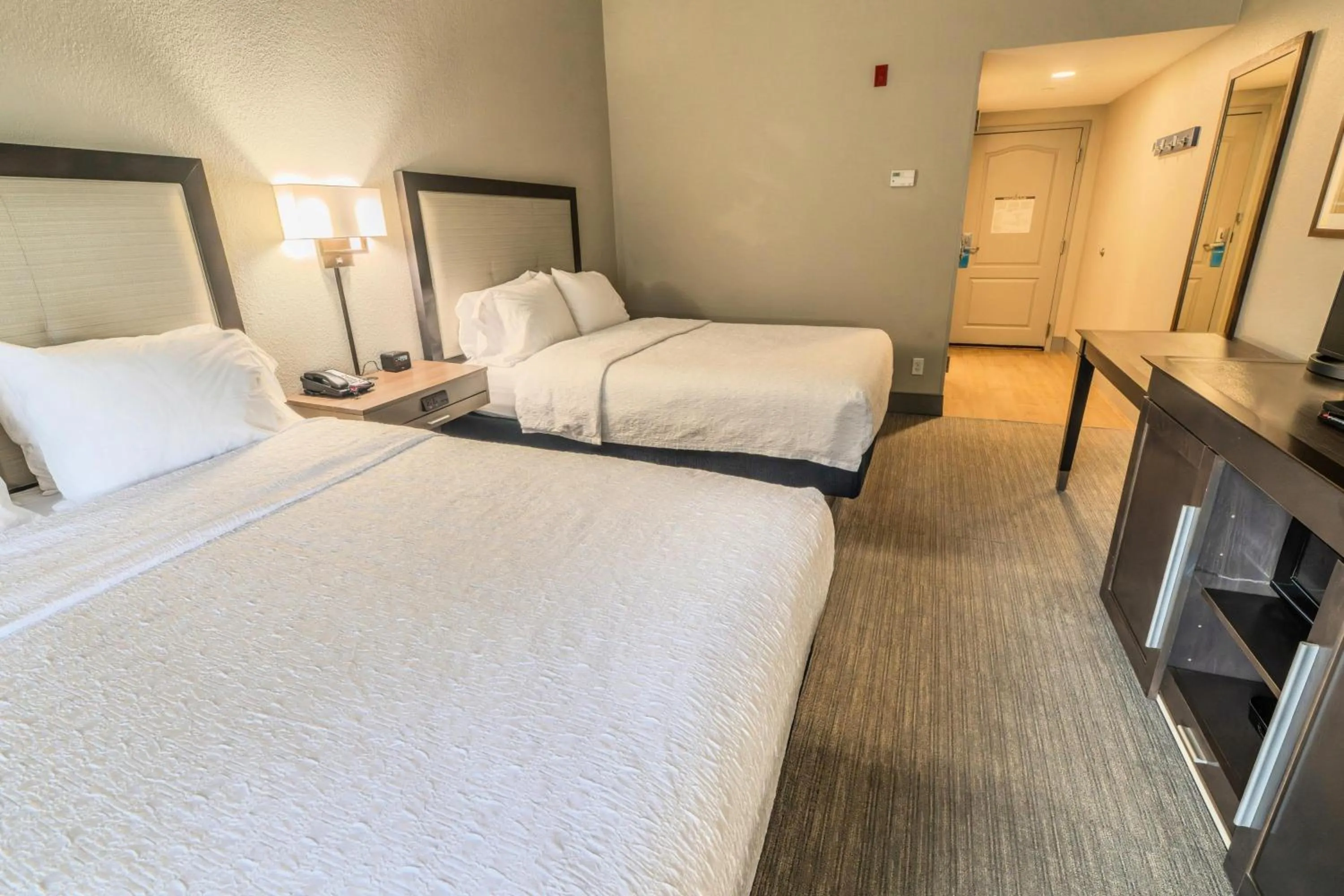 Bed in Hampton Inn Jasper, AL