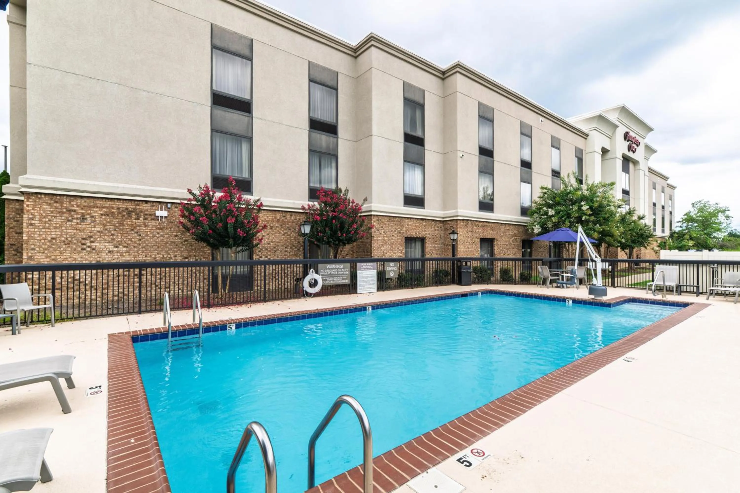 Pool view in Hampton Inn Jasper, AL