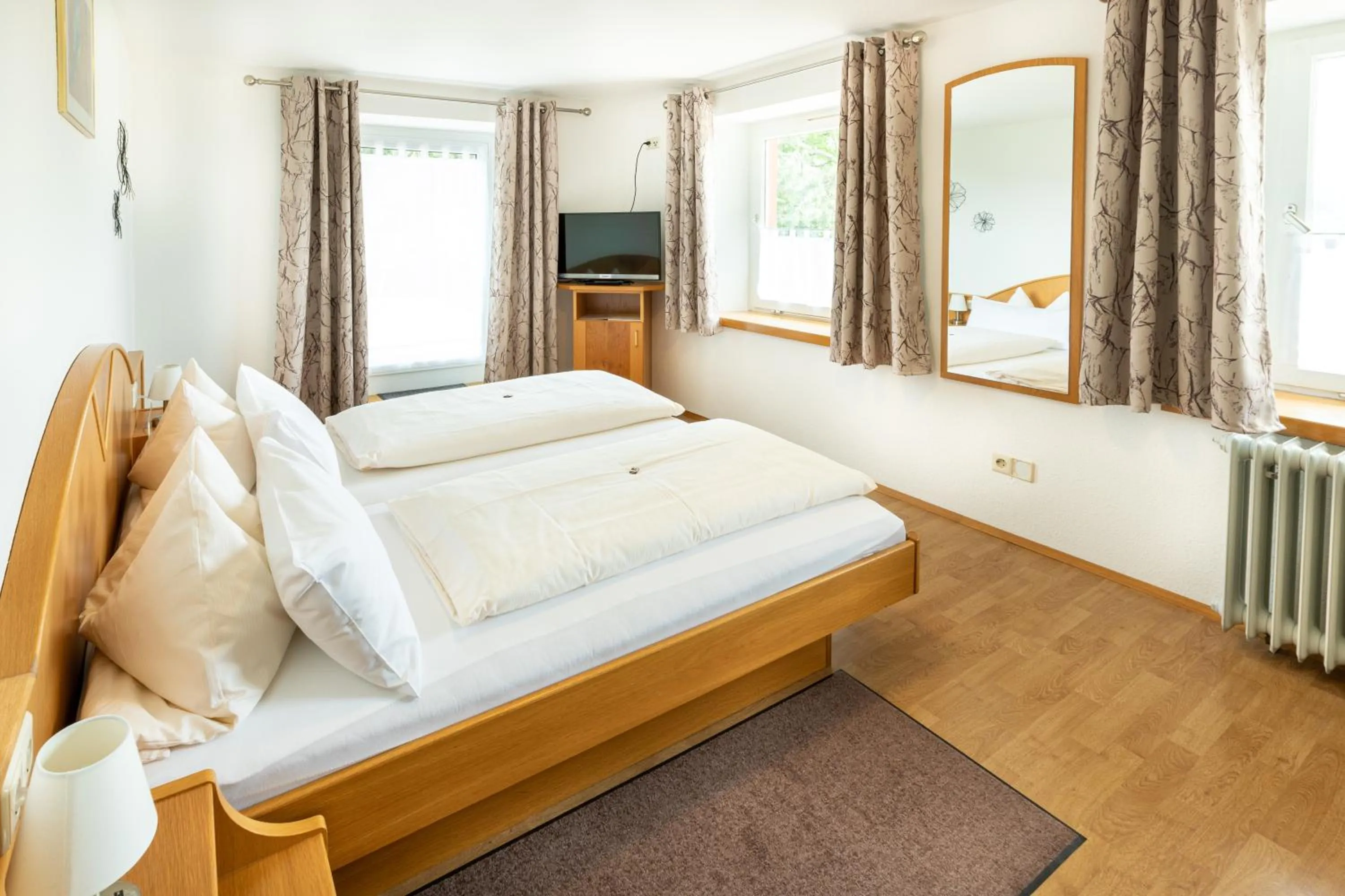 Bed in Hotel Landgasthof zum Pflug
