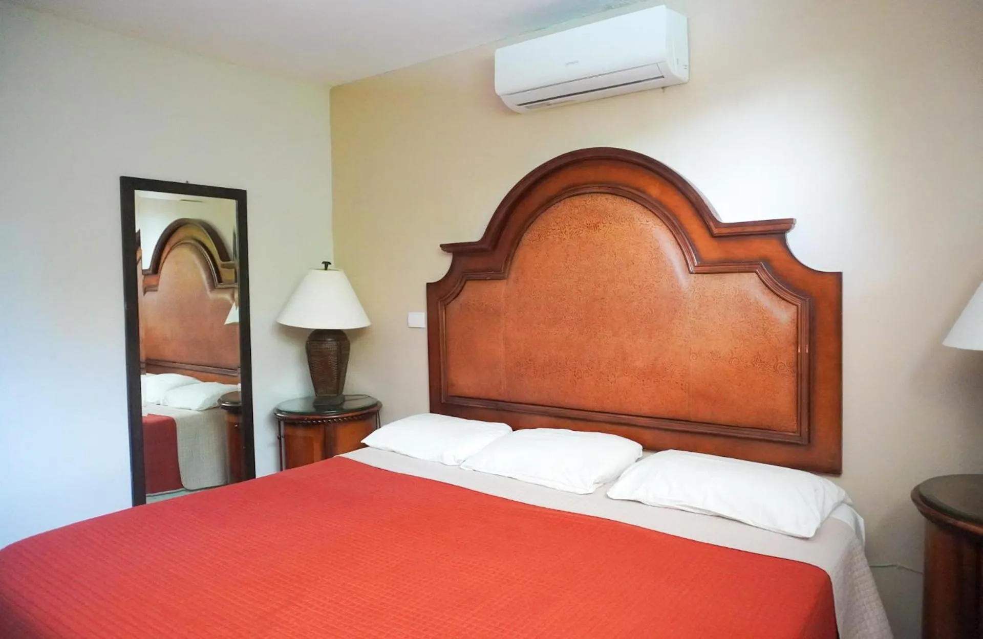 Bed in Hotel Colonial Cancun