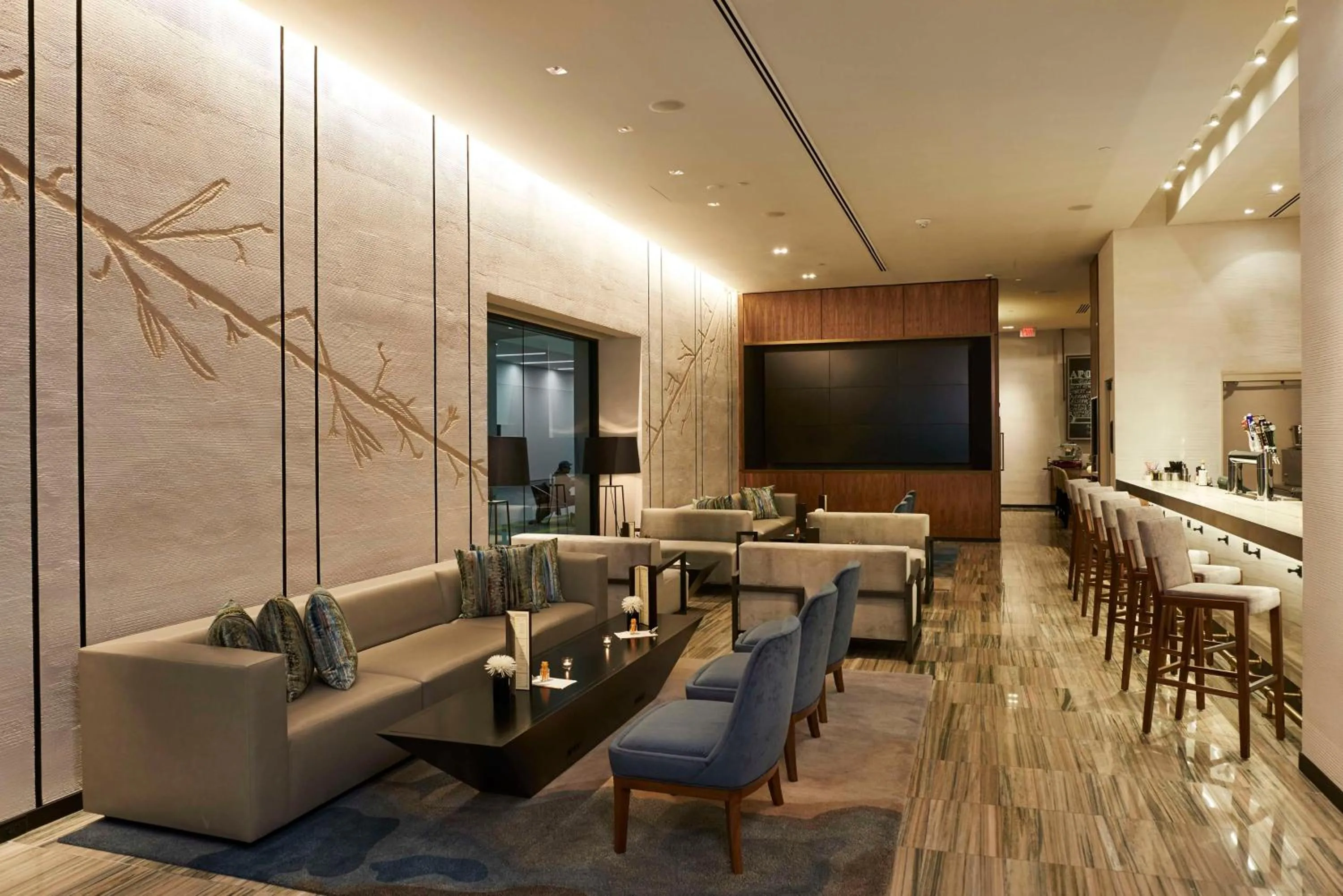 Lounge or bar in The Lofton Hotel Minneapolis, Tapestry Collection by Hilton