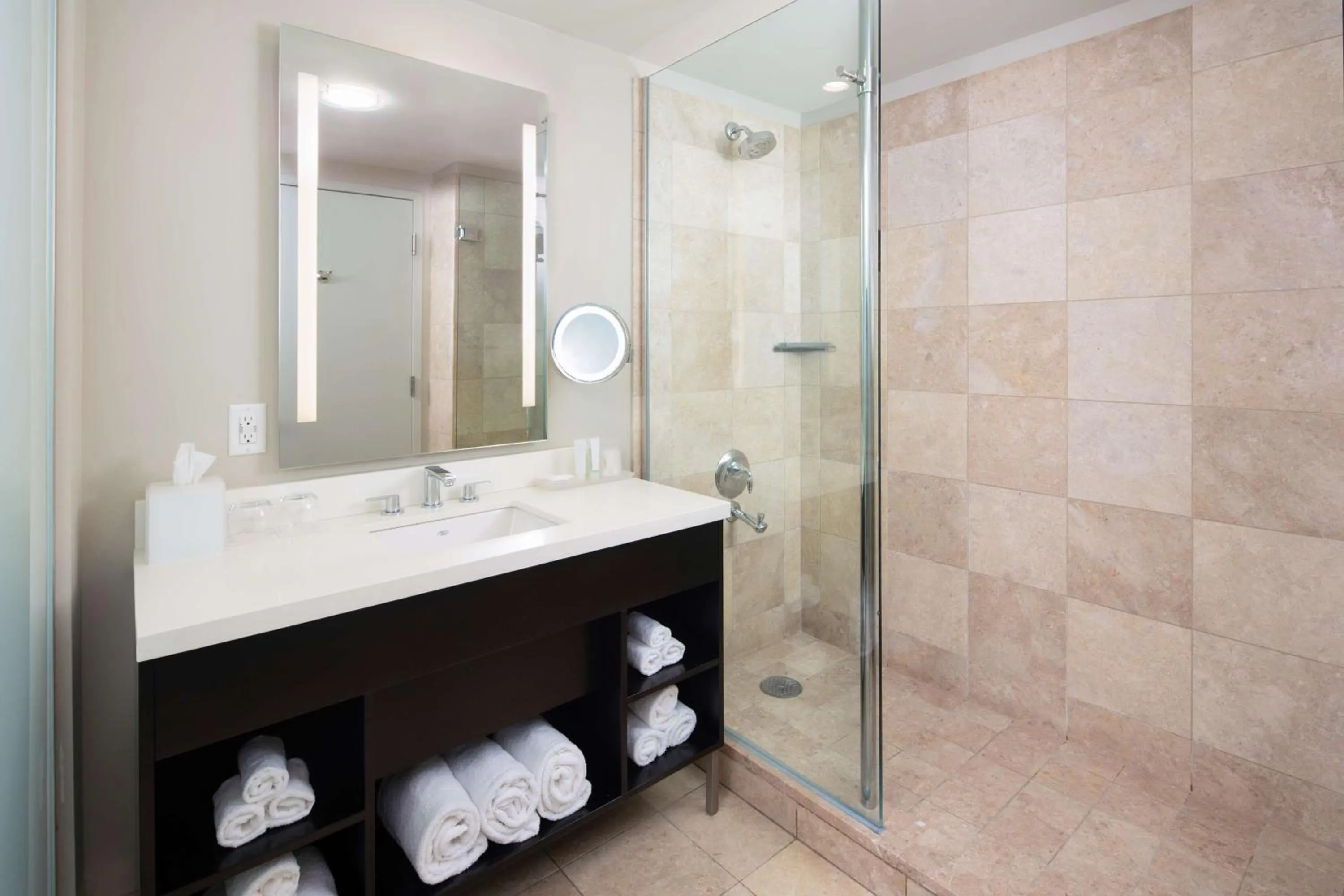 Bathroom in The Lofton Hotel Minneapolis, Tapestry Collection by Hilton