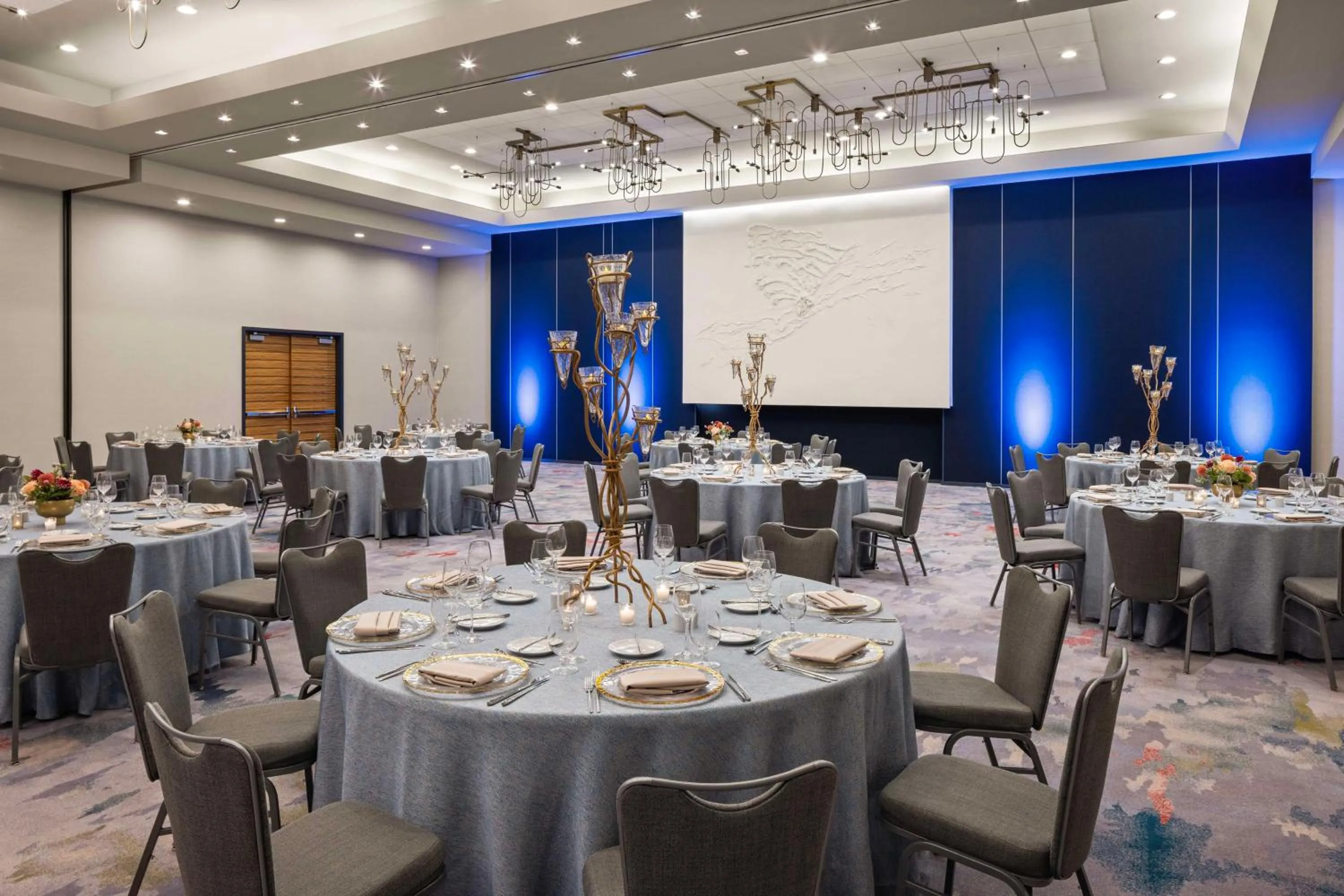 Meeting/conference room in The Lofton Hotel Minneapolis, Tapestry Collection by Hilton