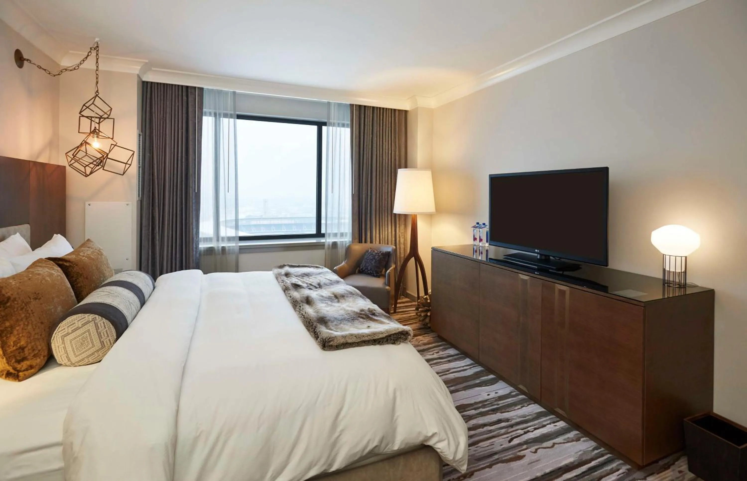 Bed in The Lofton Hotel Minneapolis, Tapestry Collection by Hilton