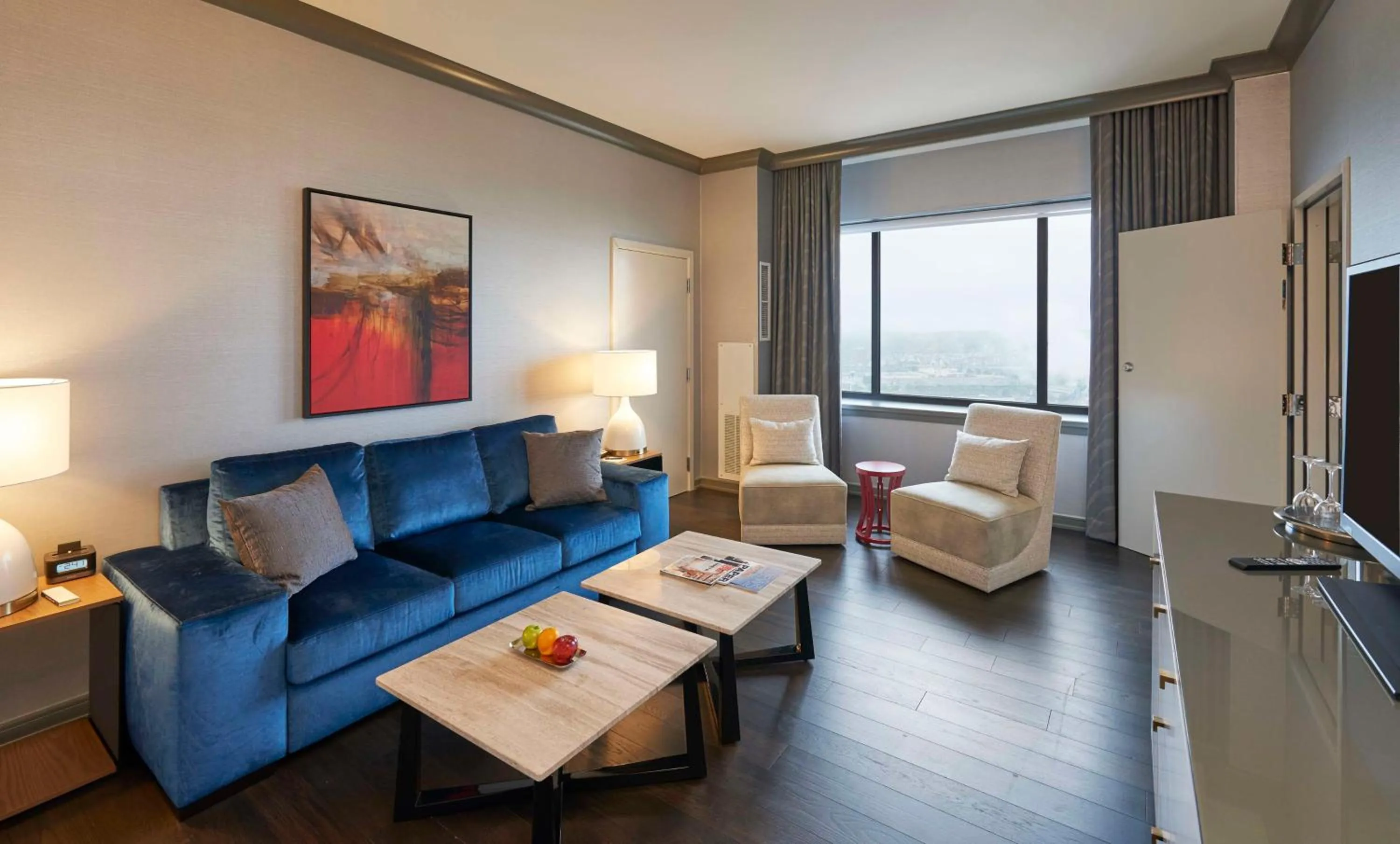 Living room in The Lofton Hotel Minneapolis, Tapestry Collection by Hilton