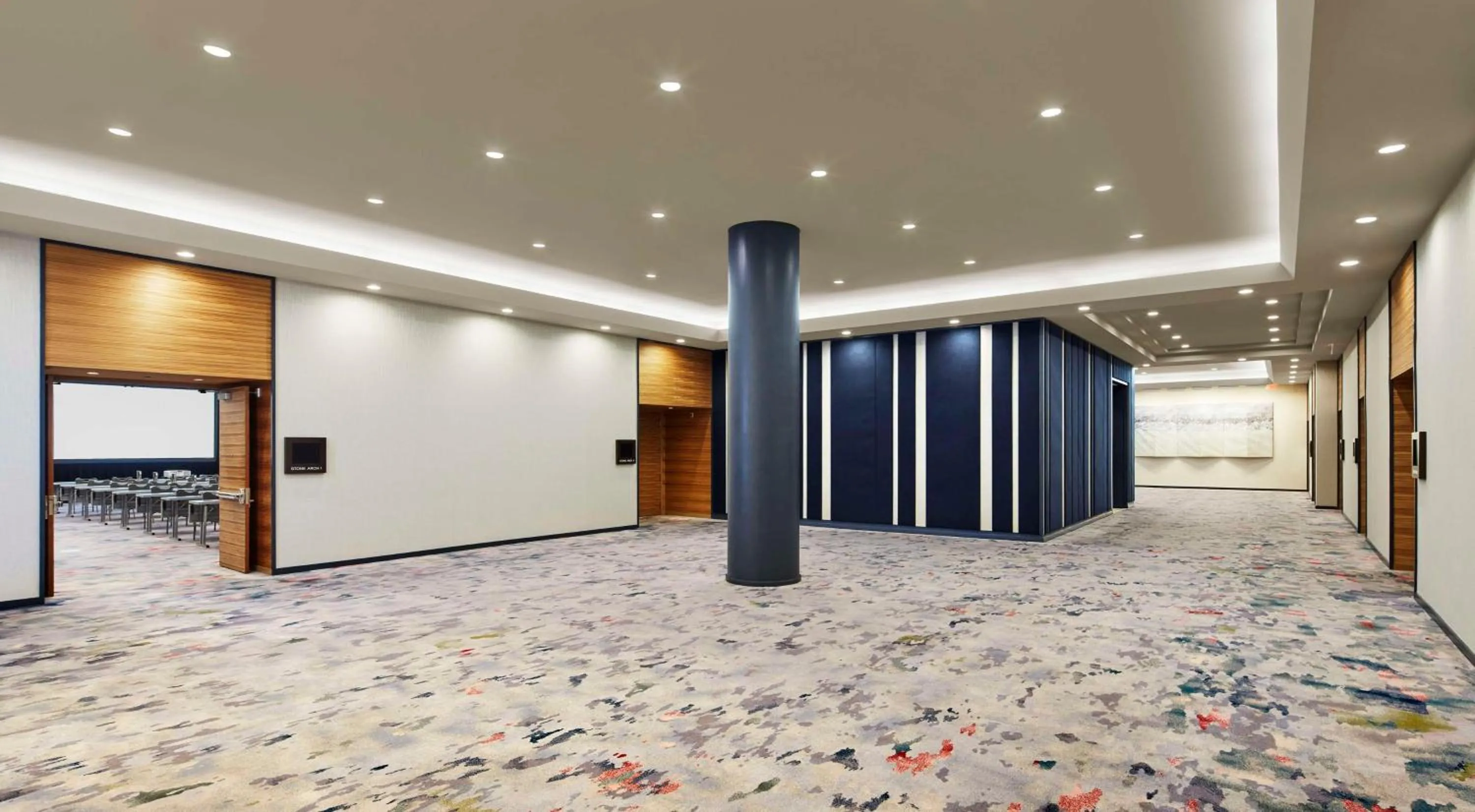 Meeting/conference room in The Lofton Hotel Minneapolis, Tapestry Collection by Hilton