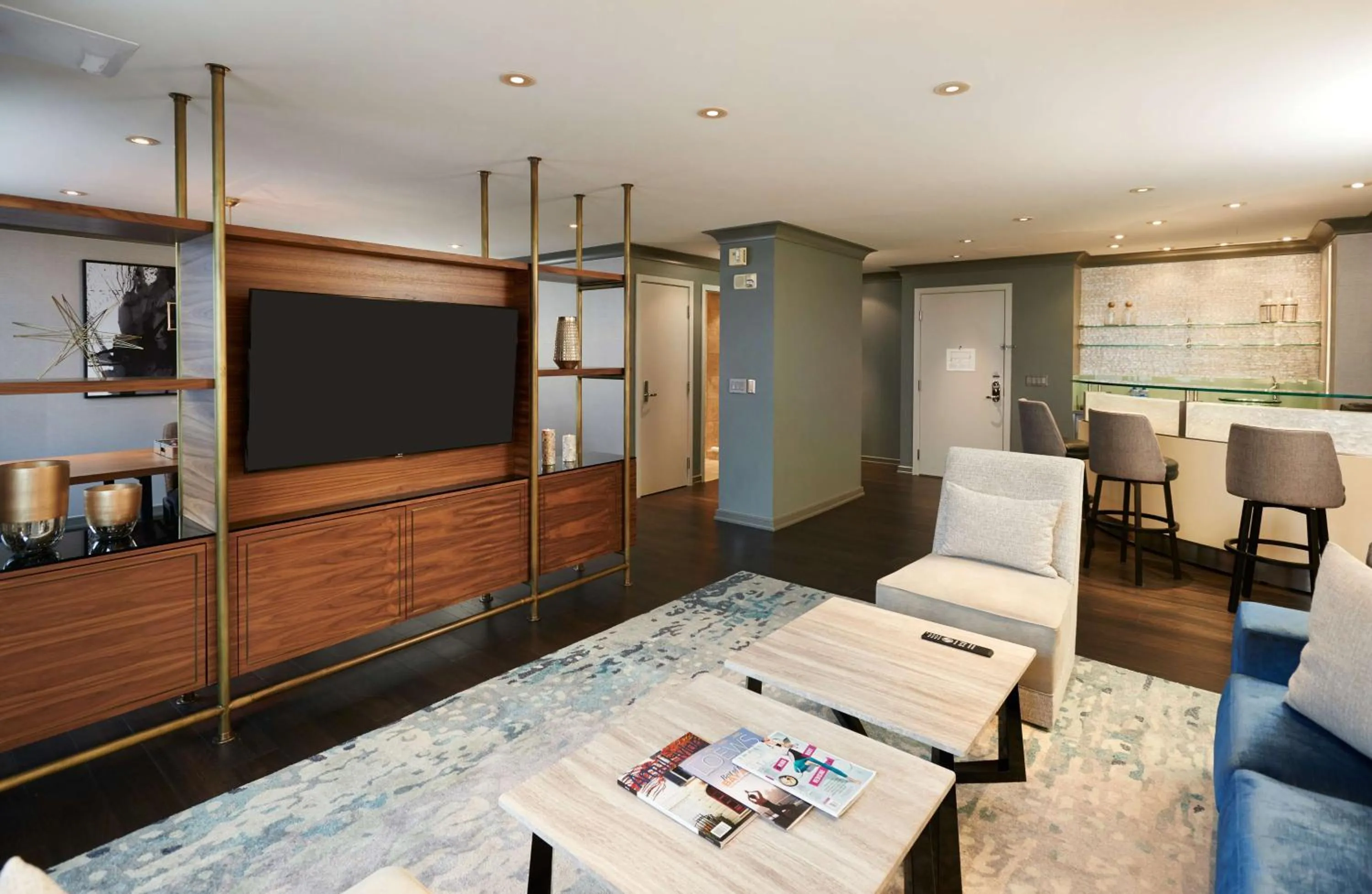 Living room in The Lofton Hotel Minneapolis, Tapestry Collection by Hilton